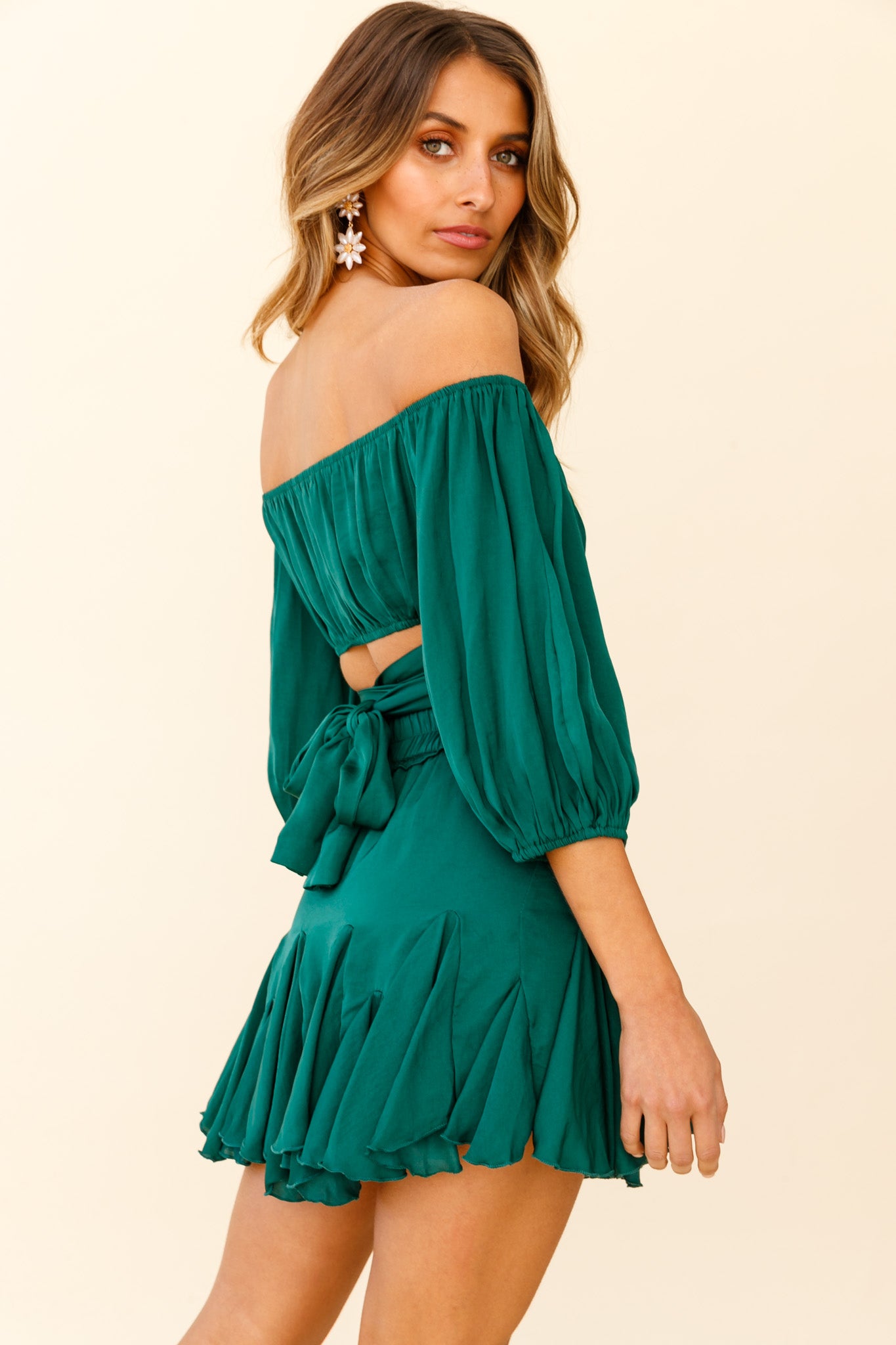 Linka Off-Shoulder Half Sleeve Tie-Back Crop Top Forest Green-Maymioy