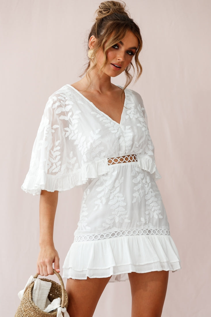 Caspar Leafy Embroidered Dress White-Maymioy