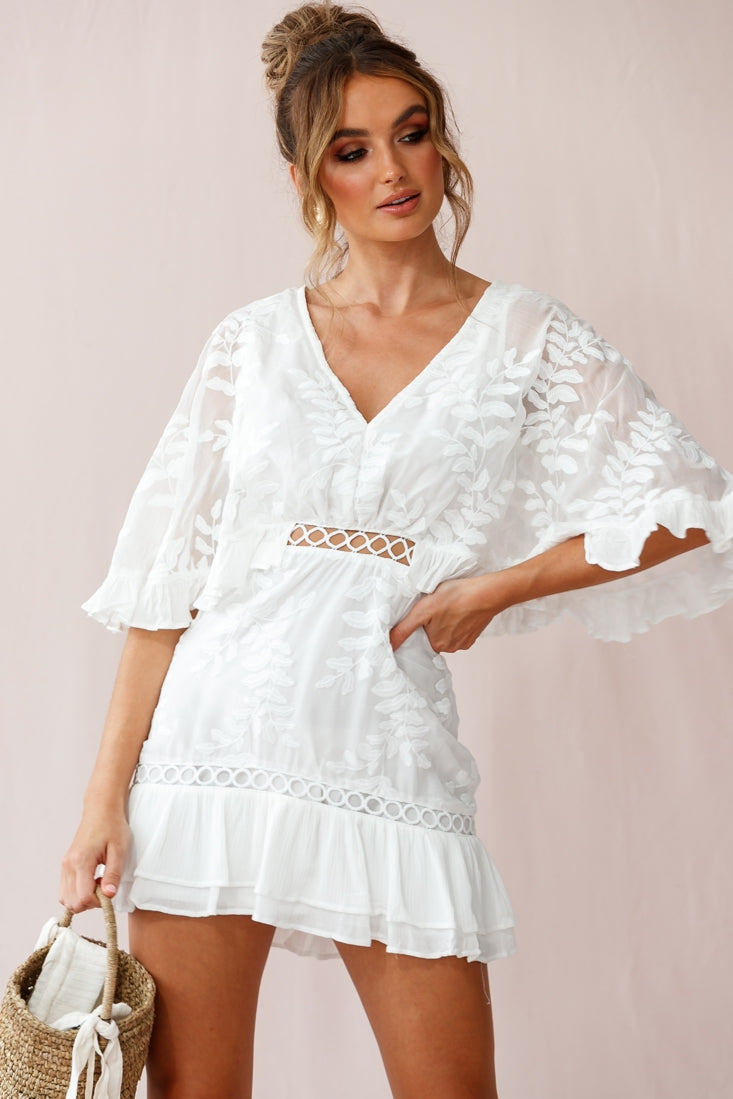 Caspar Leafy Embroidered Dress White-Maymioy