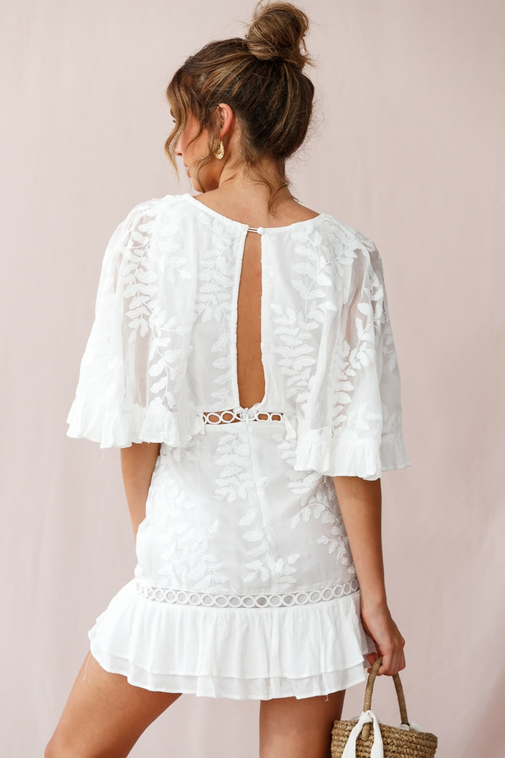 Caspar Leafy Embroidered Dress White-Maymioy