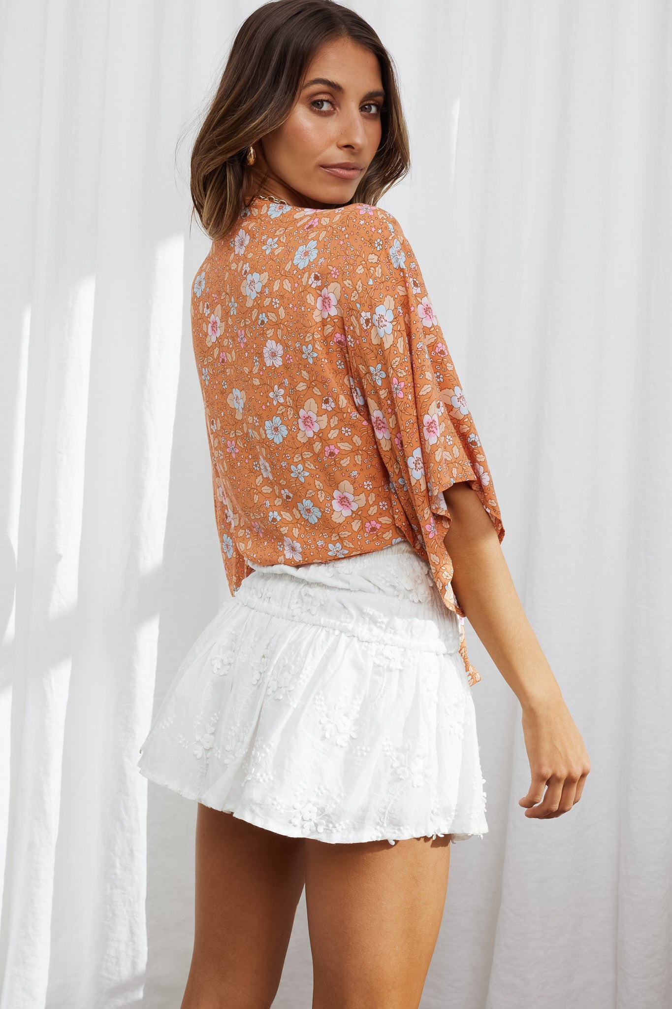 Rivera Deep-V Tie Front Crop Top Floral Print Orange/Pink-Maymioy