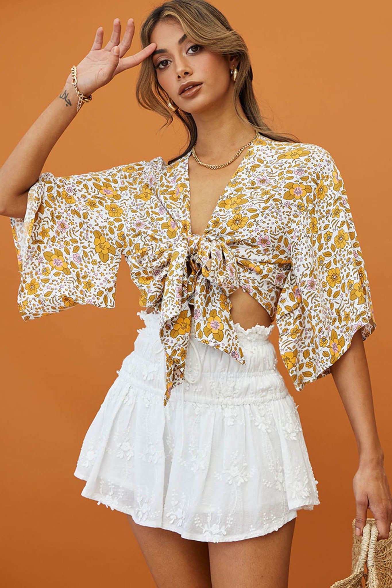 Rivera Deep-V Tie Front Crop Top Floral Print White/Yellow-Maymioy