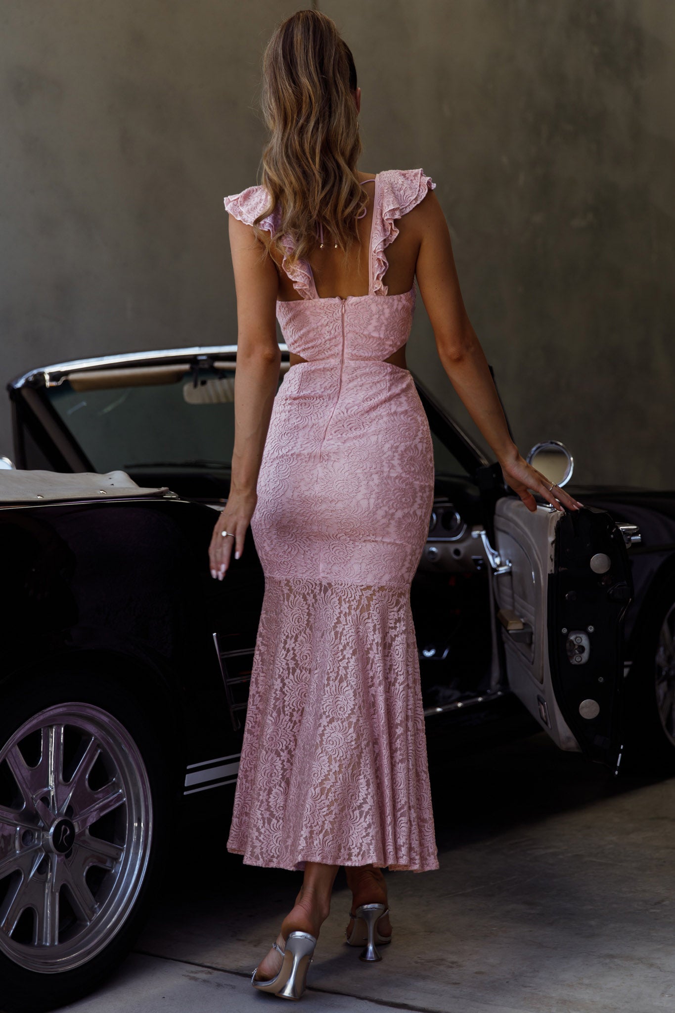 Pearl Ruffle Shoulder Lace Maxi Dress Pink-Maymioy