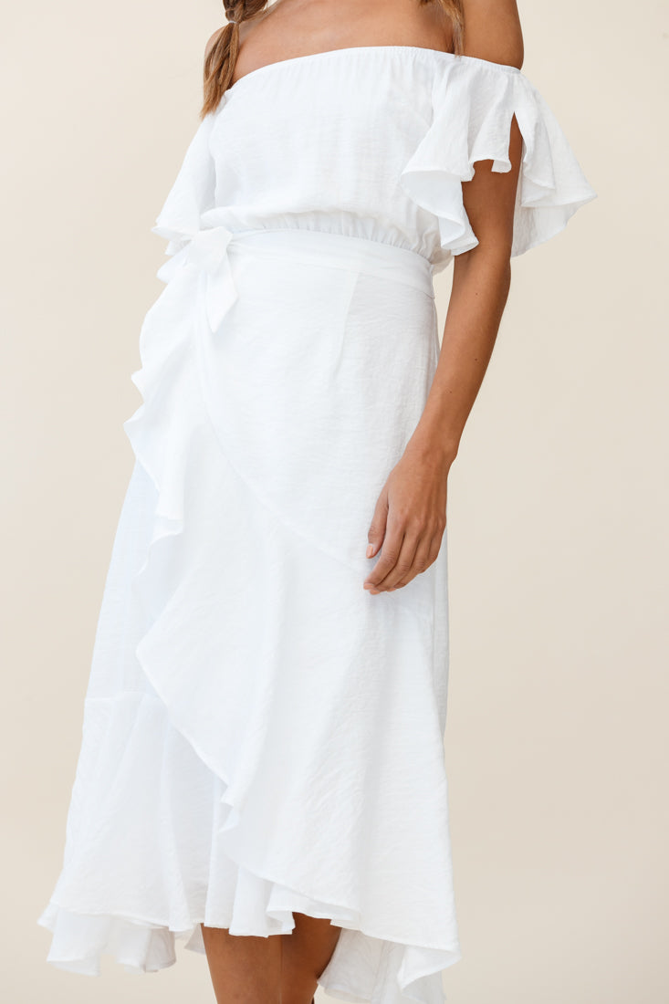Bettina Bardot Neckline Faux-Wrap Midi Dress White-Maymioy