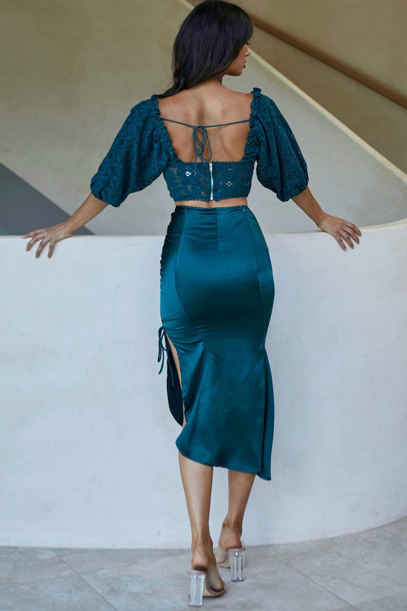 Twinkling Nights Asymmetrical Hem Ruched Side Satin Midi Skirt Jade Green-Maymioy