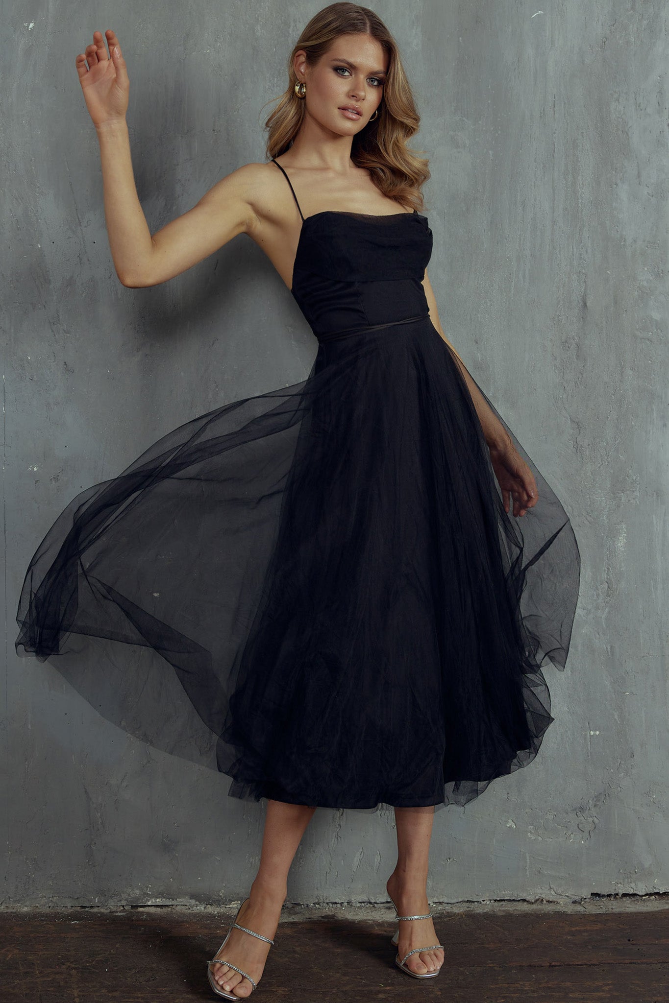 Floating By Pleated Neckline Mesh Midi Dress Black-Maymioy
