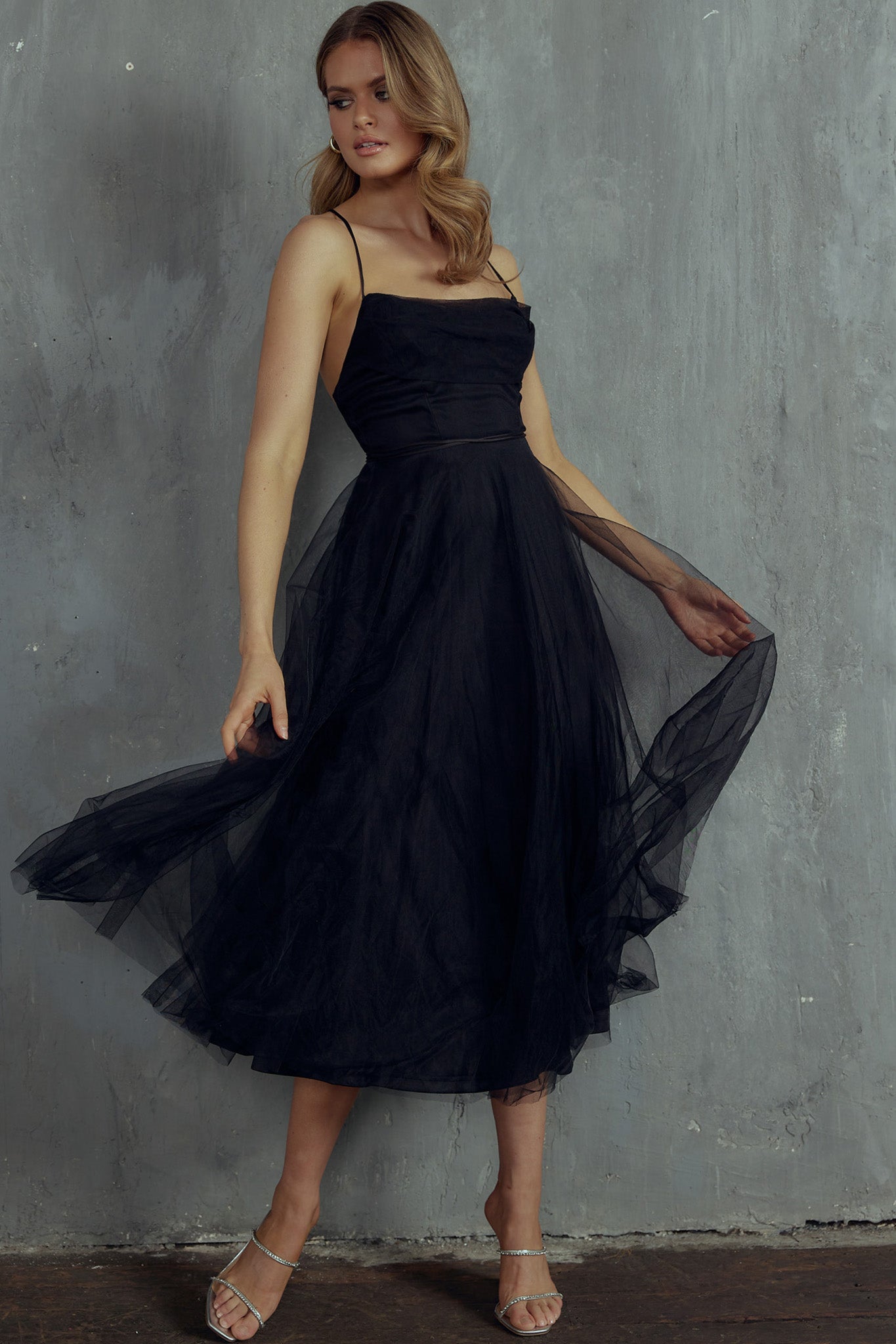 Floating By Pleated Neckline Mesh Midi Dress Black-Maymioy