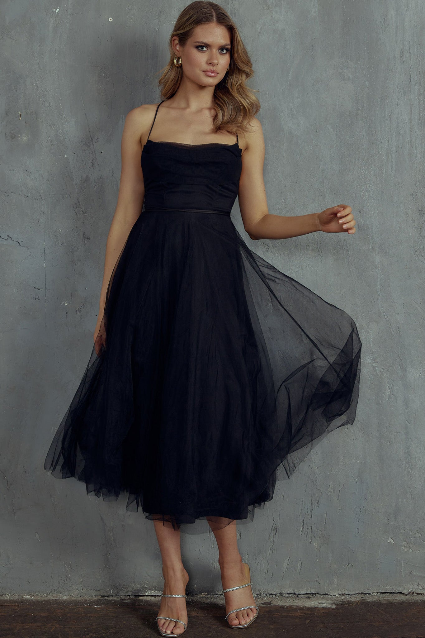 Floating By Pleated Neckline Mesh Midi Dress Black-Maymioy