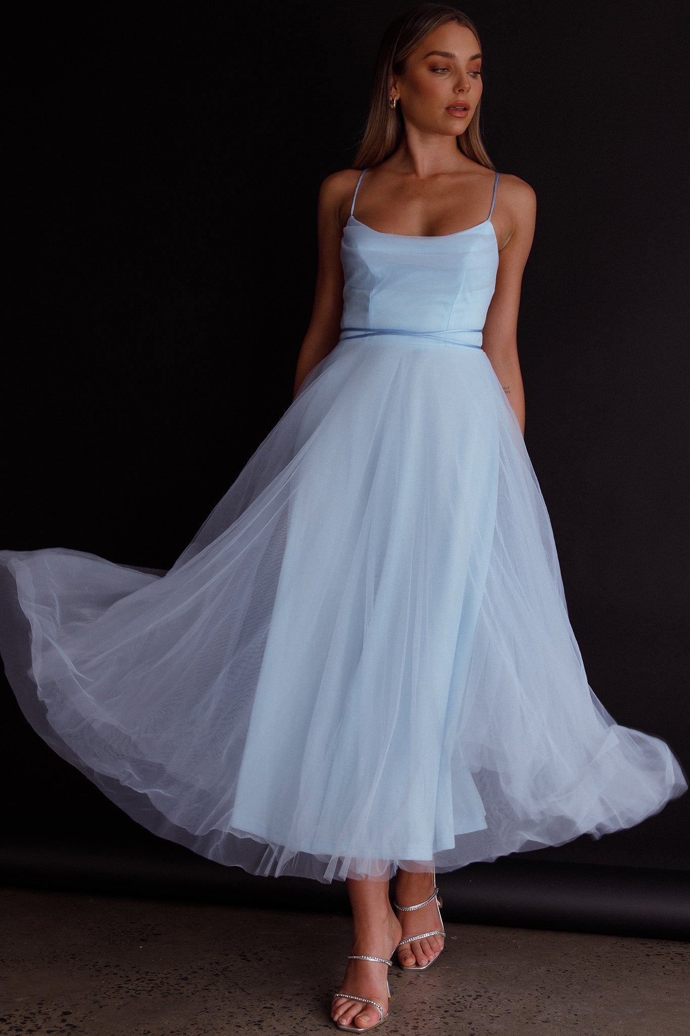 Floating By Pleated Neckline Mesh Midi Dress Blue-Maymioy