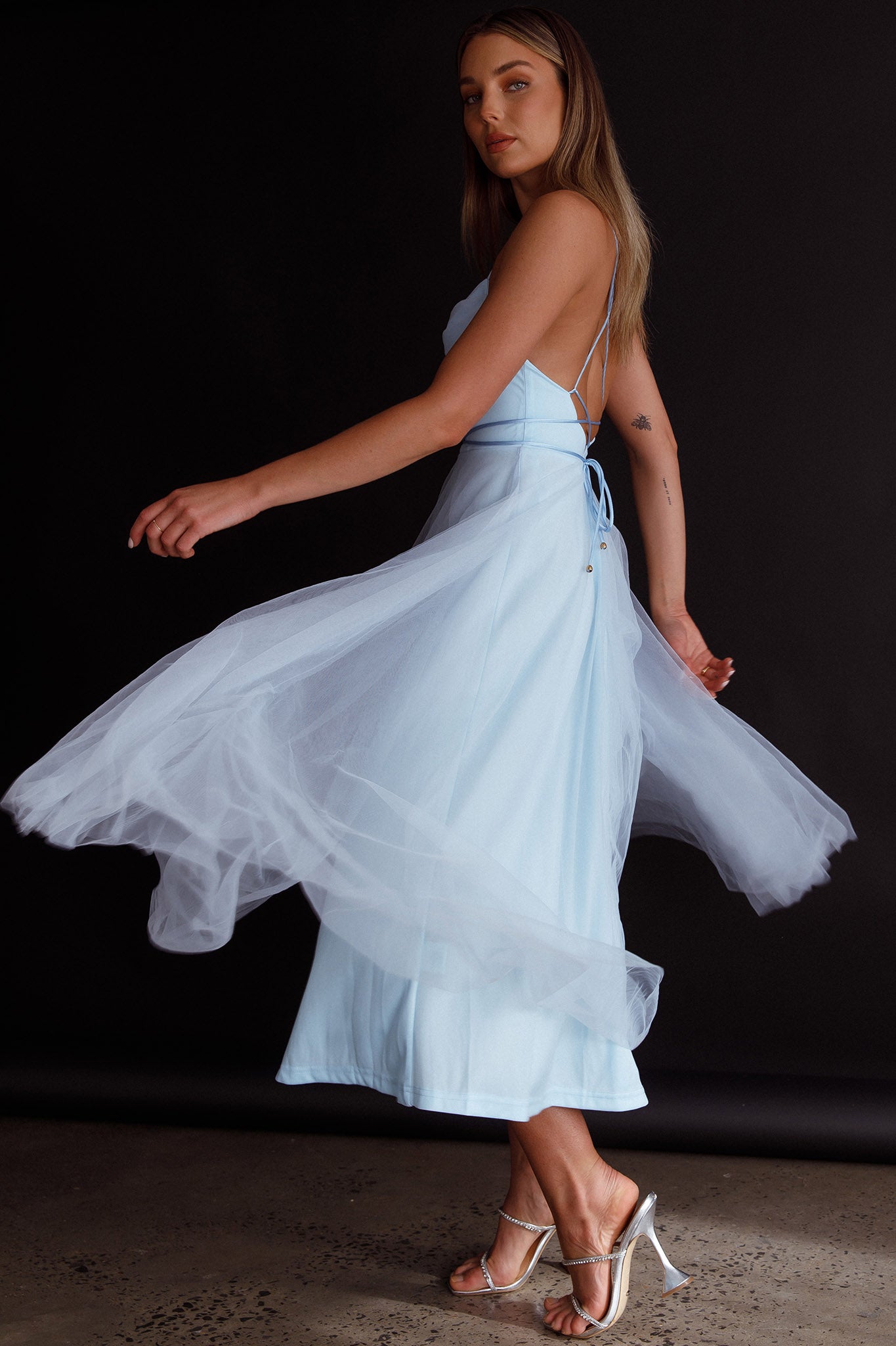 Floating By Pleated Neckline Mesh Midi Dress Blue-Maymioy