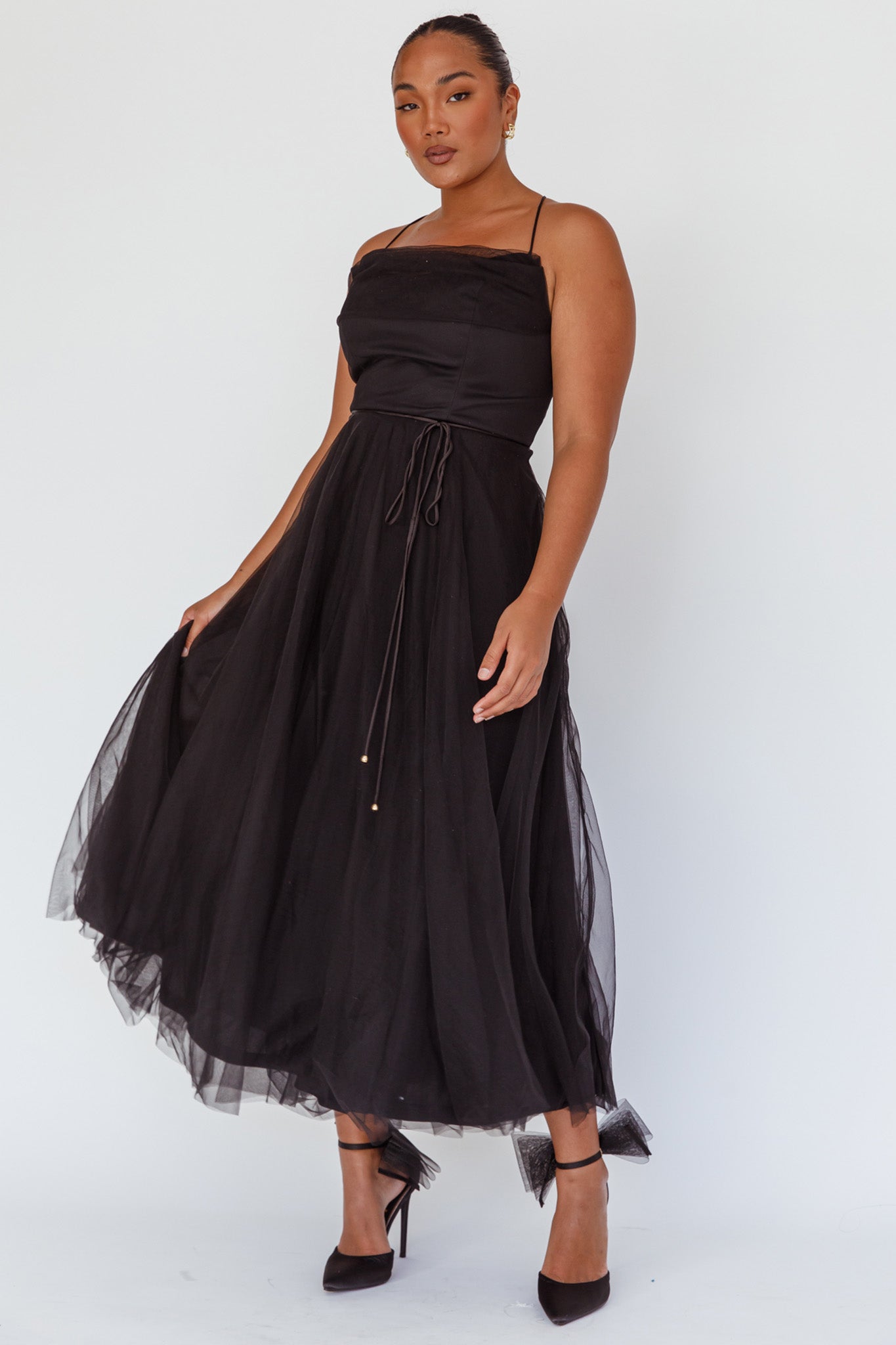 Floating By Pleated Neckline Mesh Midi Dress Black-Maymioy