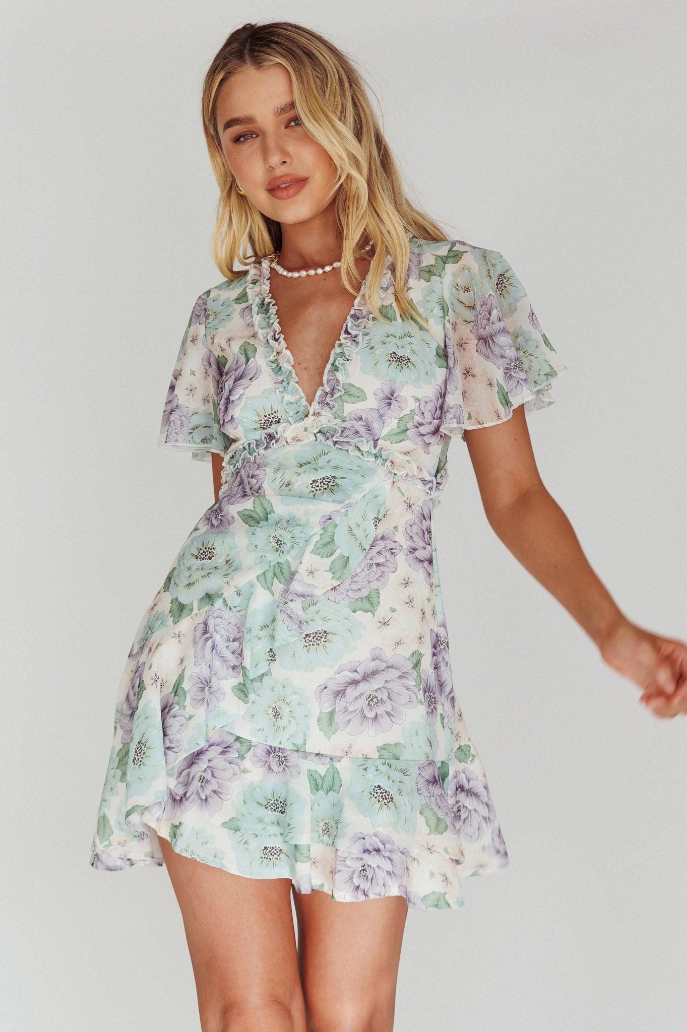 Laney Angel Sleeve Ruffle Dress Floral White-Maymioy