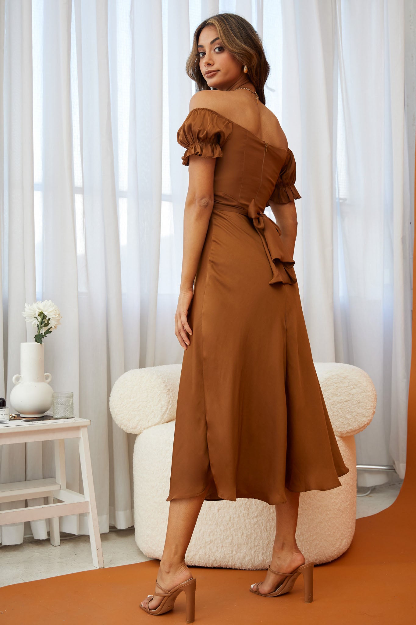 Linka Off-Shoulder Tie Back Midi Dress Chocolate-Maymioy