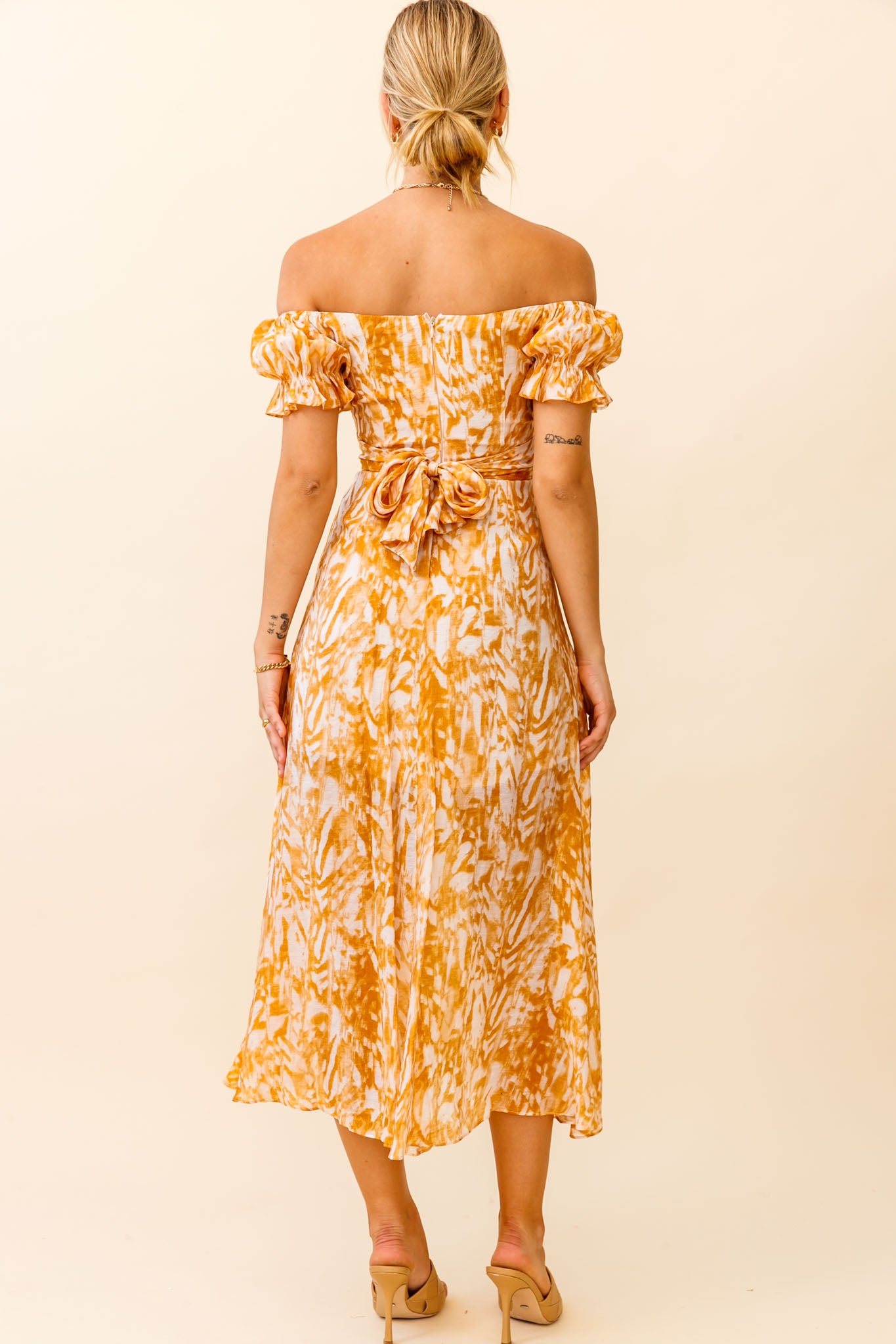 Linka Off-Shoulder Tie Back Midi Dress Printed Orange-Maymioy