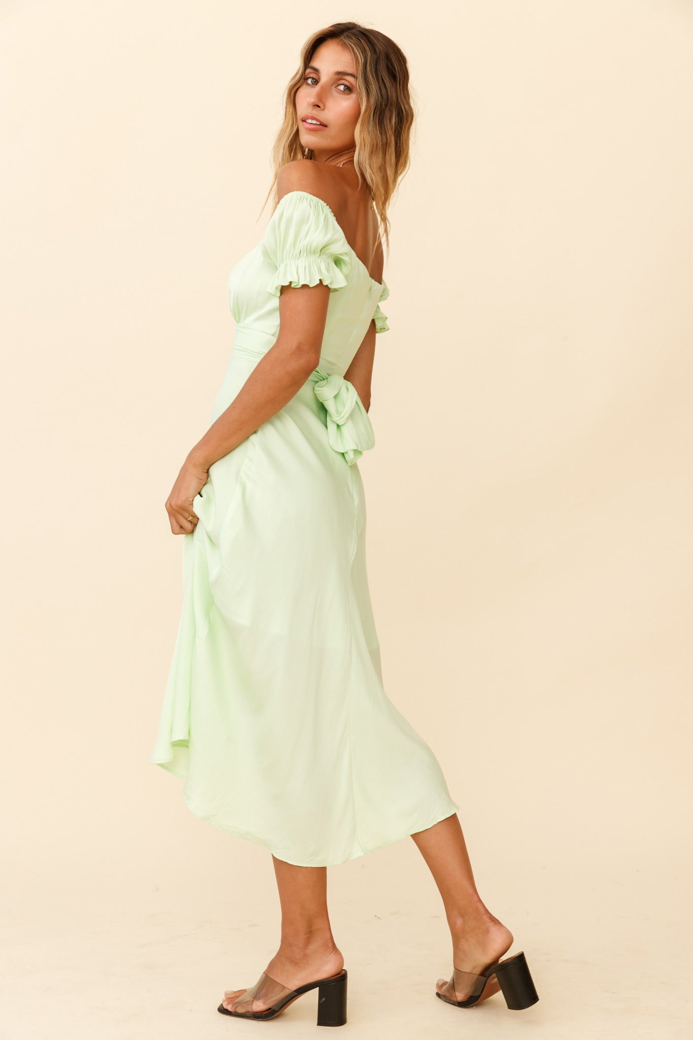 Linka Off-Shoulder Tie Back Midi Dress Apple-Maymioy