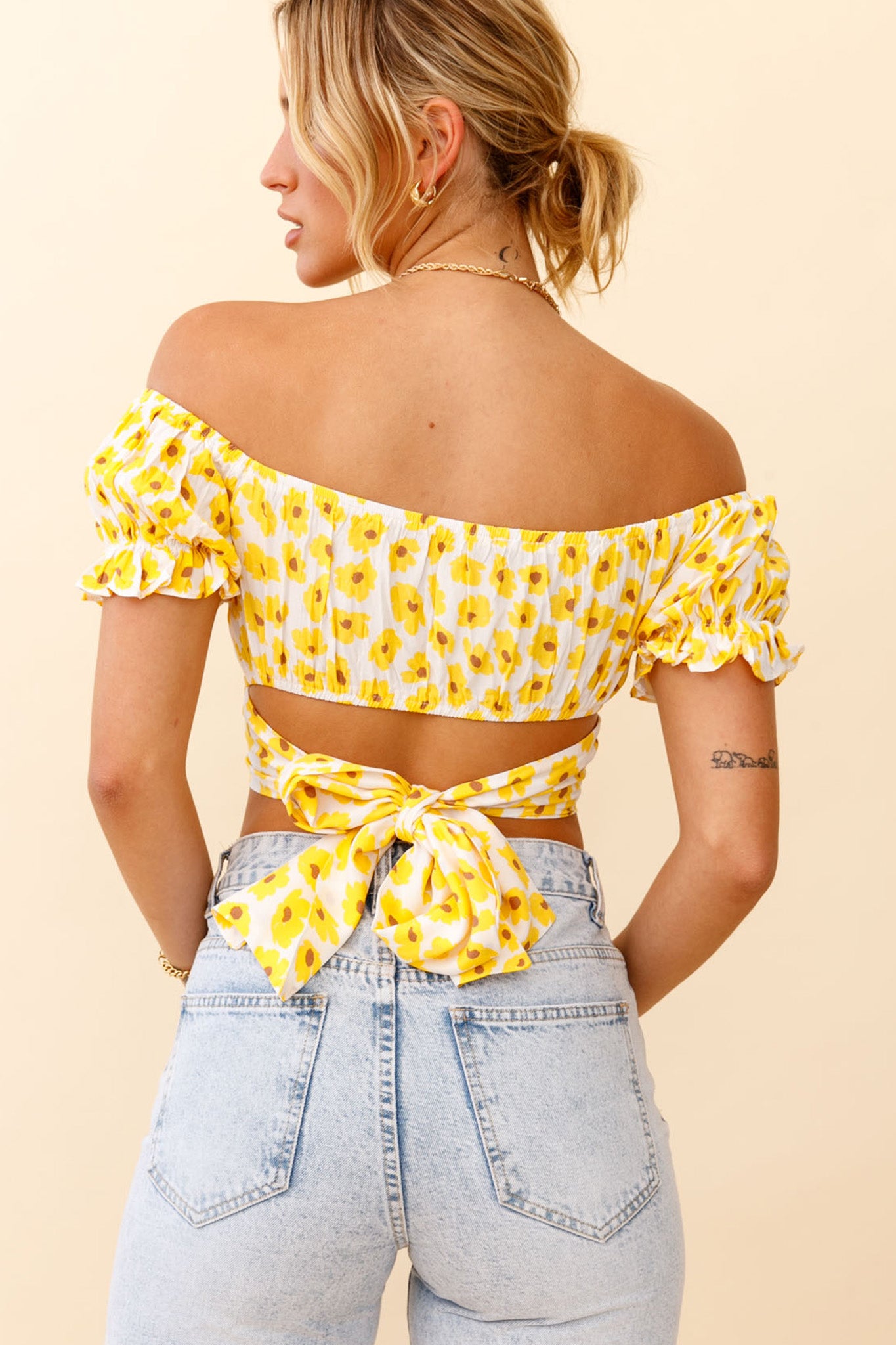 Linka Off-Shoulder Tie-Back Crop Top Flower Print Yellow-Maymioy