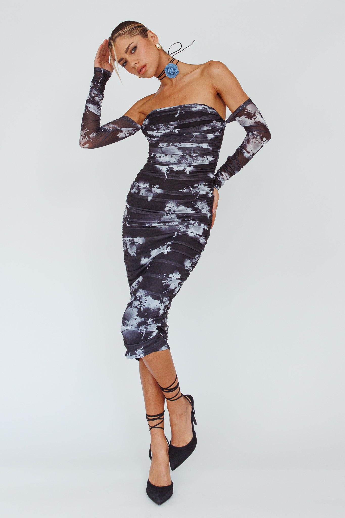 Cece Off-Shoulder Midi Dress Floral Black-Maymioy