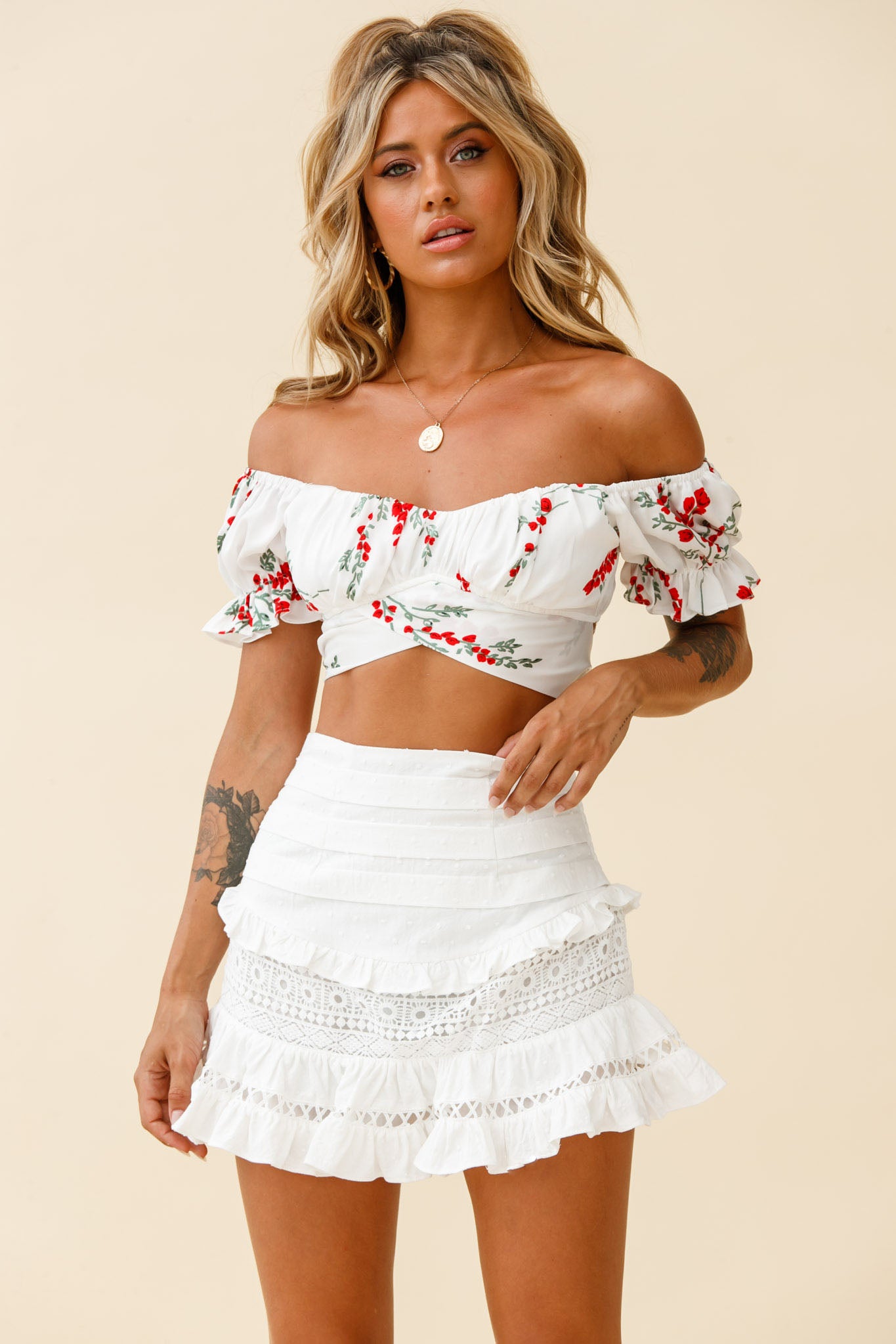 Linka Off-Shoulder Tie-Back Crop Top Red Floral Print White-Maymioy