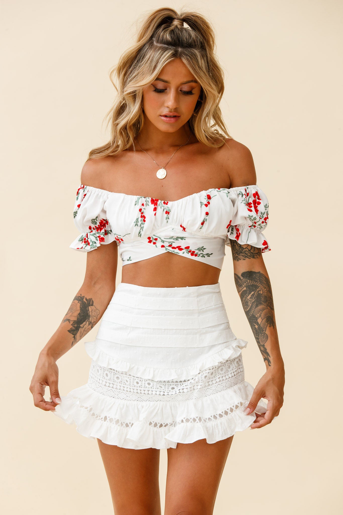 Linka Off-Shoulder Tie-Back Crop Top Red Floral Print White-Maymioy
