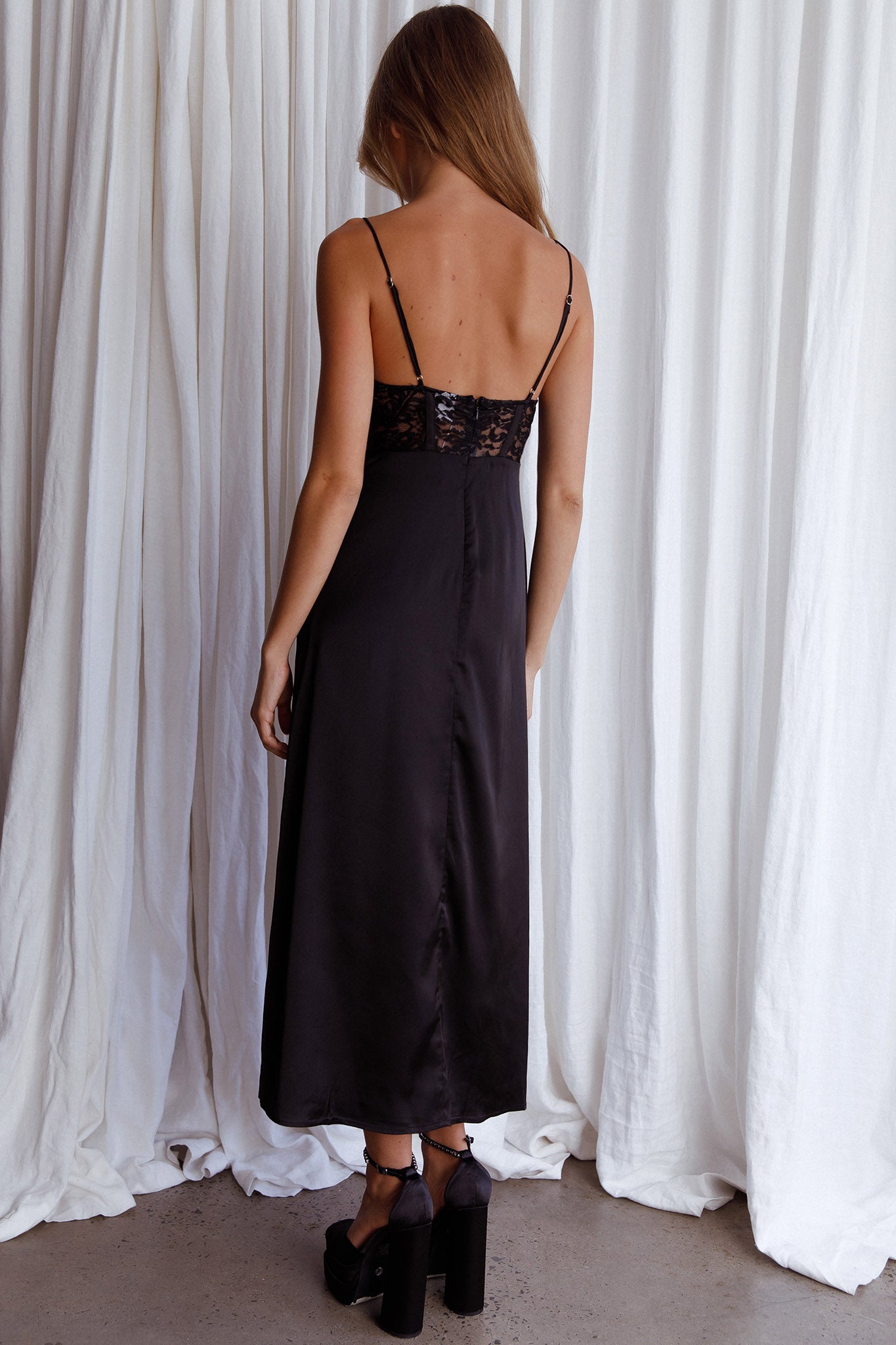 Trophy Lace Bodice Midi Dress Black-Maymioy