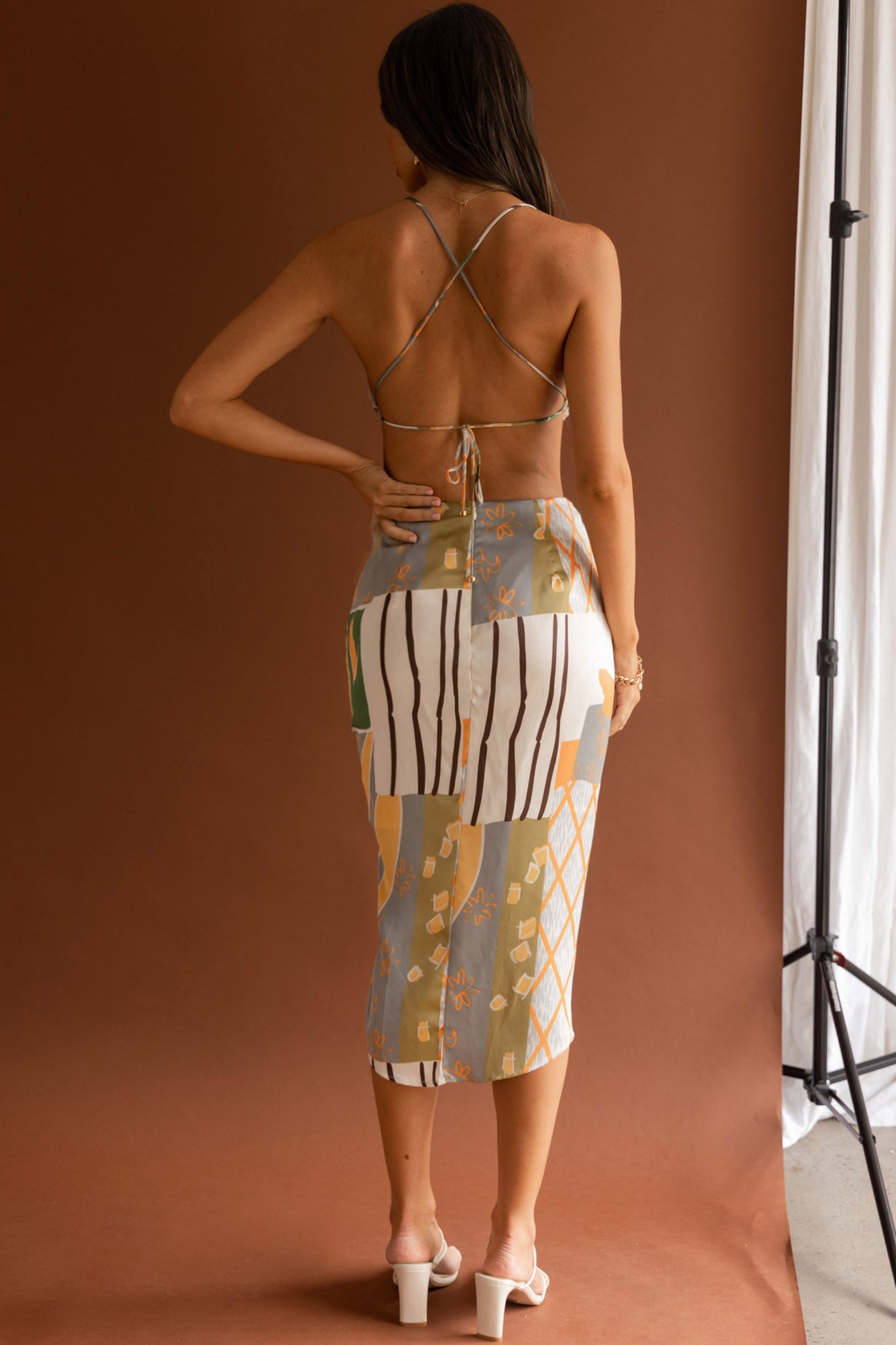 Drama Queen Cut-Out Waist Drawstring Dress Printed Olive-Maymioy