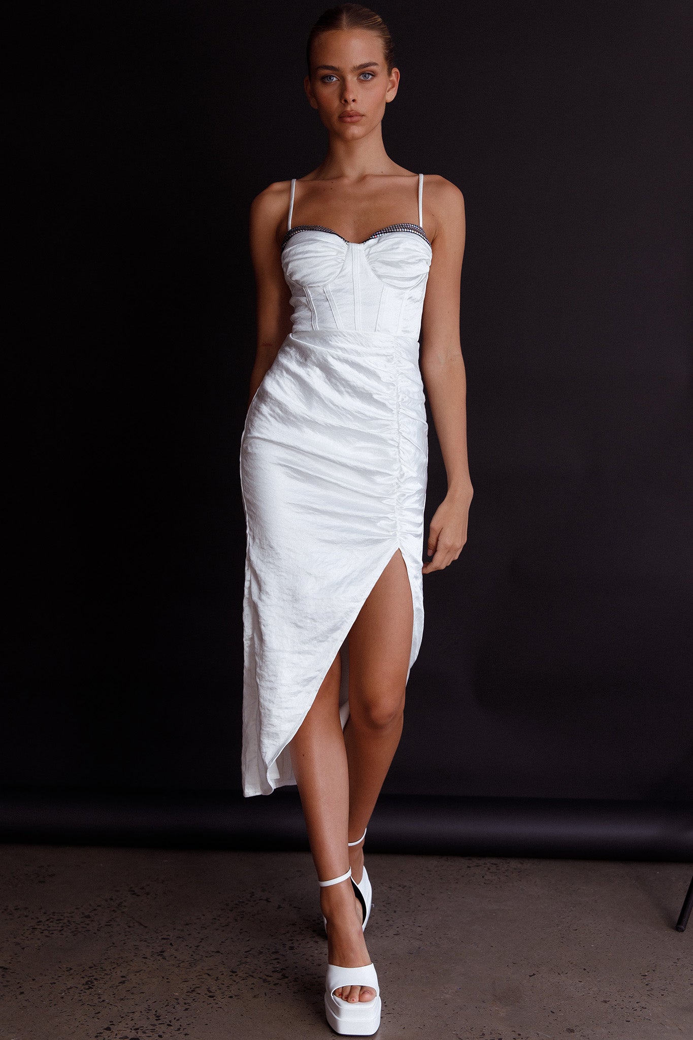 Fantasy Structured Bodice Ruched Midi Dress White-Maymioy