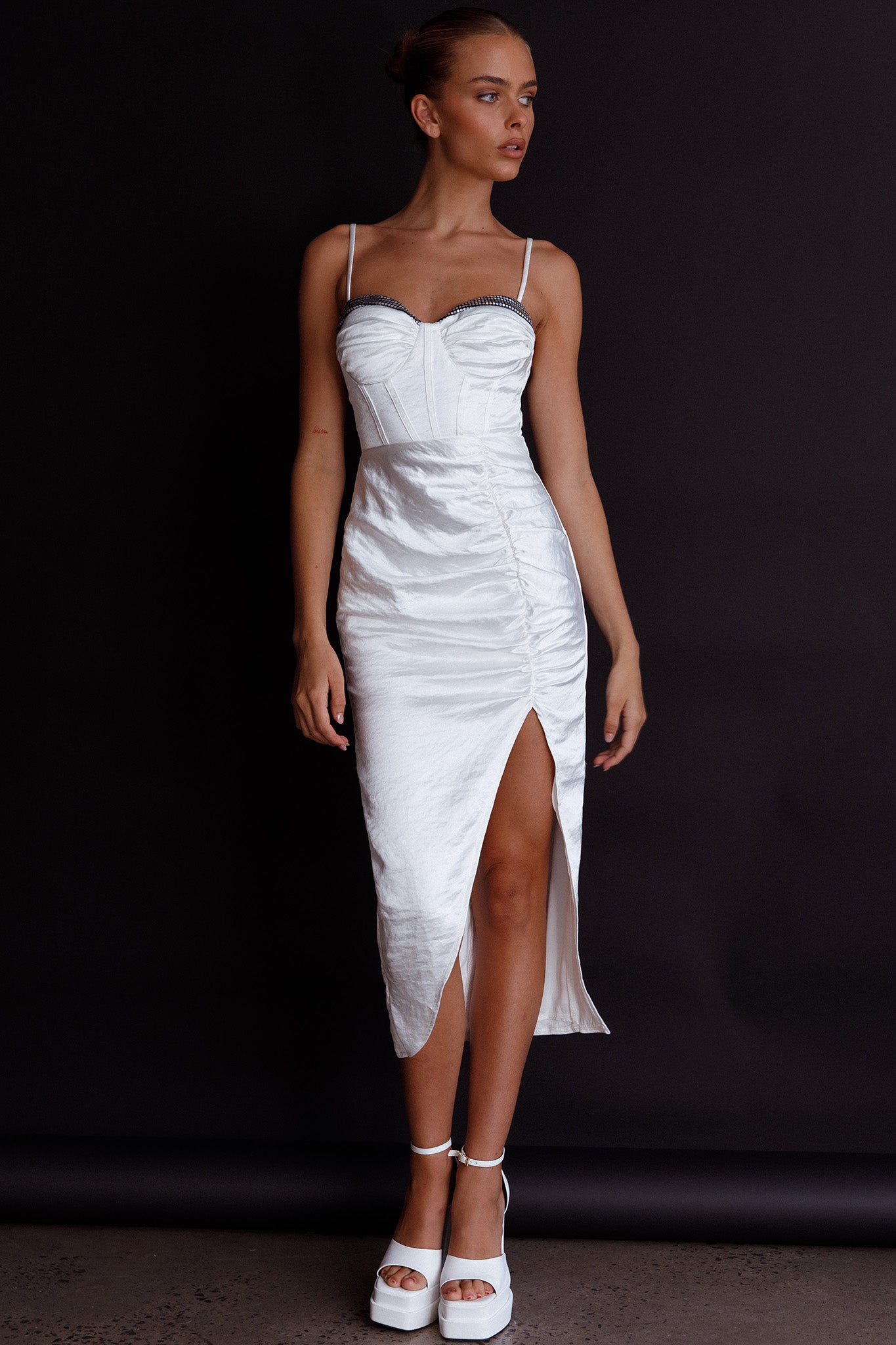 Fantasy Structured Bodice Ruched Midi Dress White-Maymioy