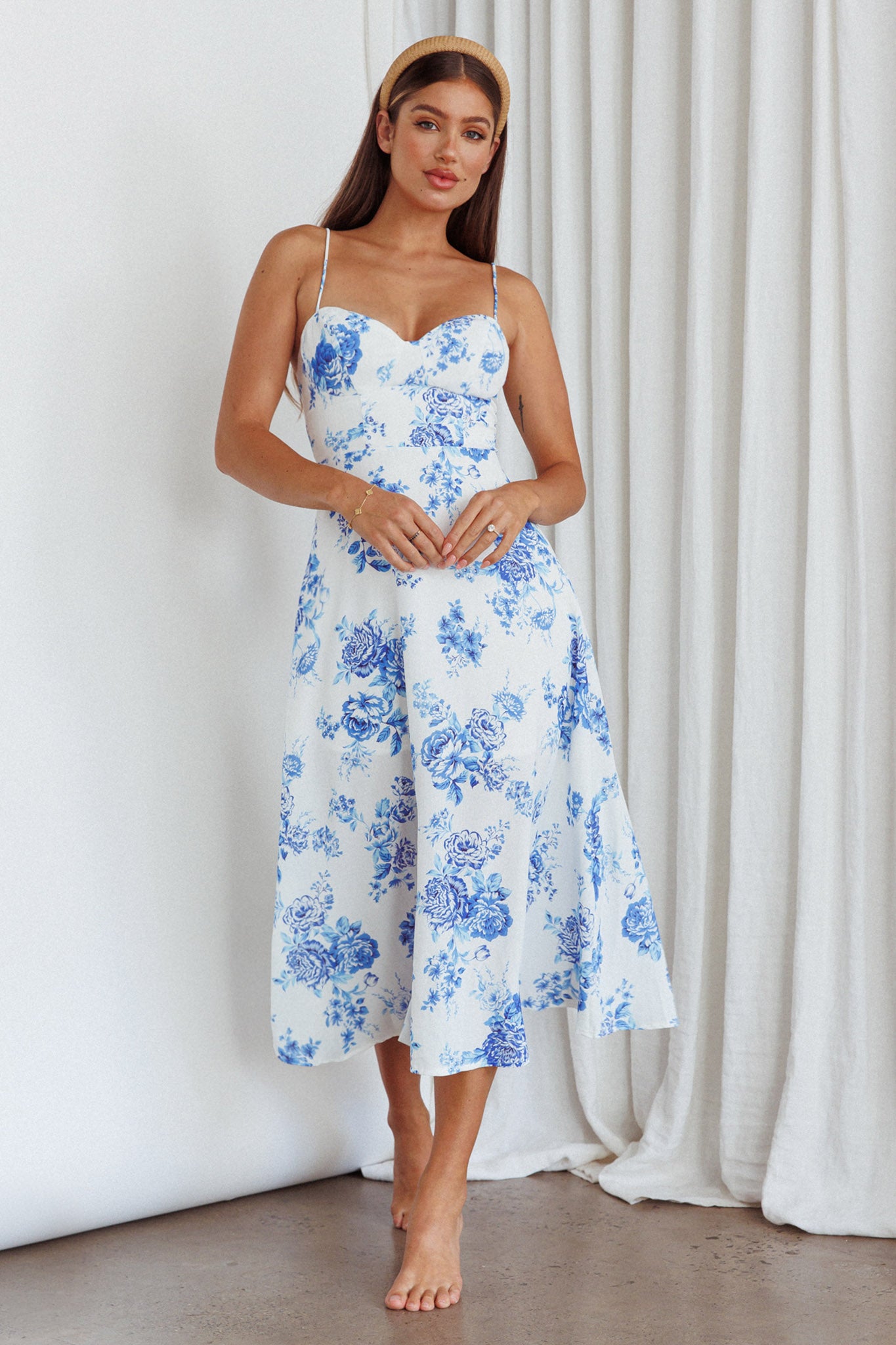Mi Vida Sweetheart Neckline Midi Dress Floral Blue-Maymioy