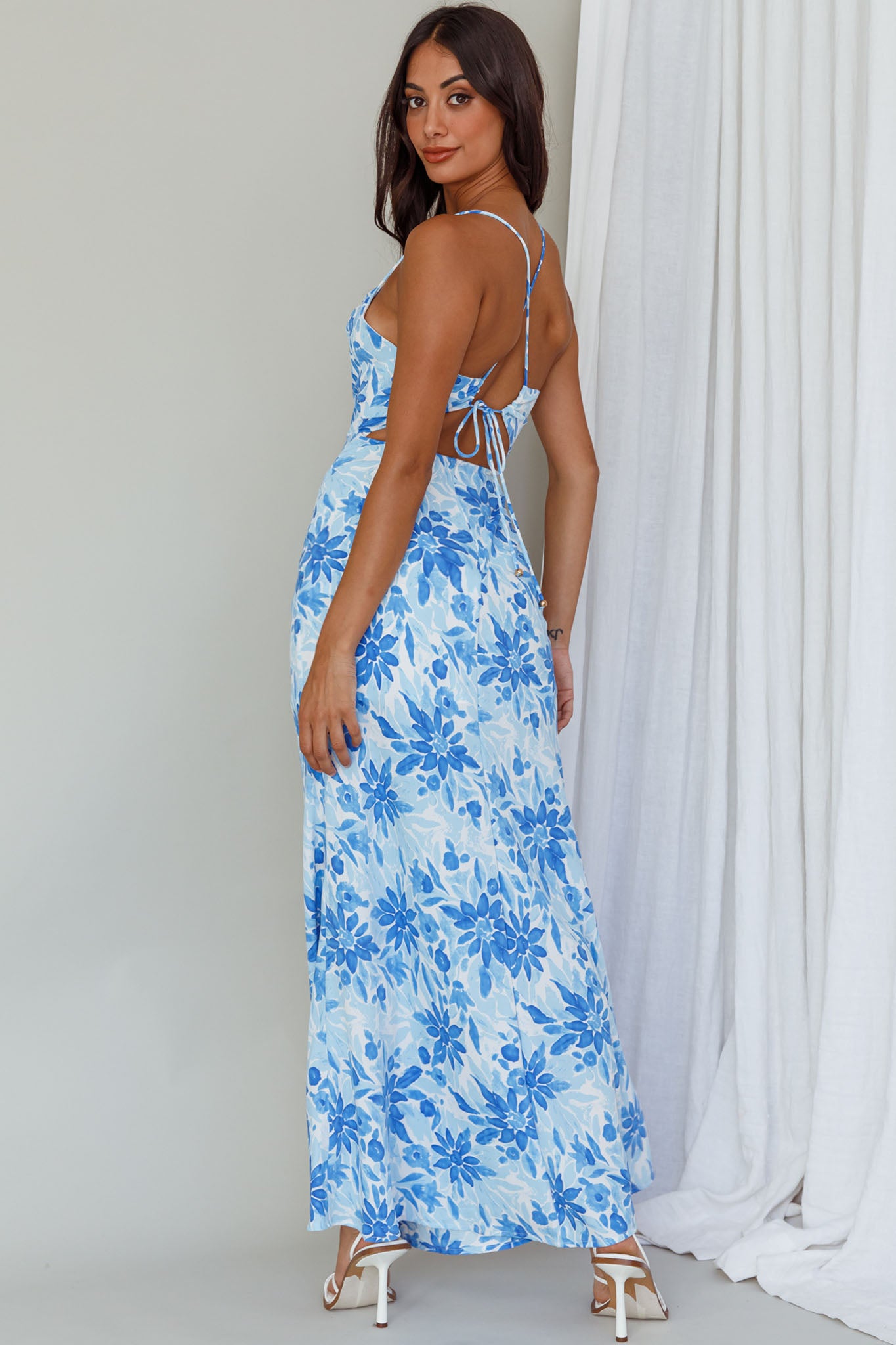 Janaina Tie-Up Back Maxi Dress Floral Blue-Maymioy
