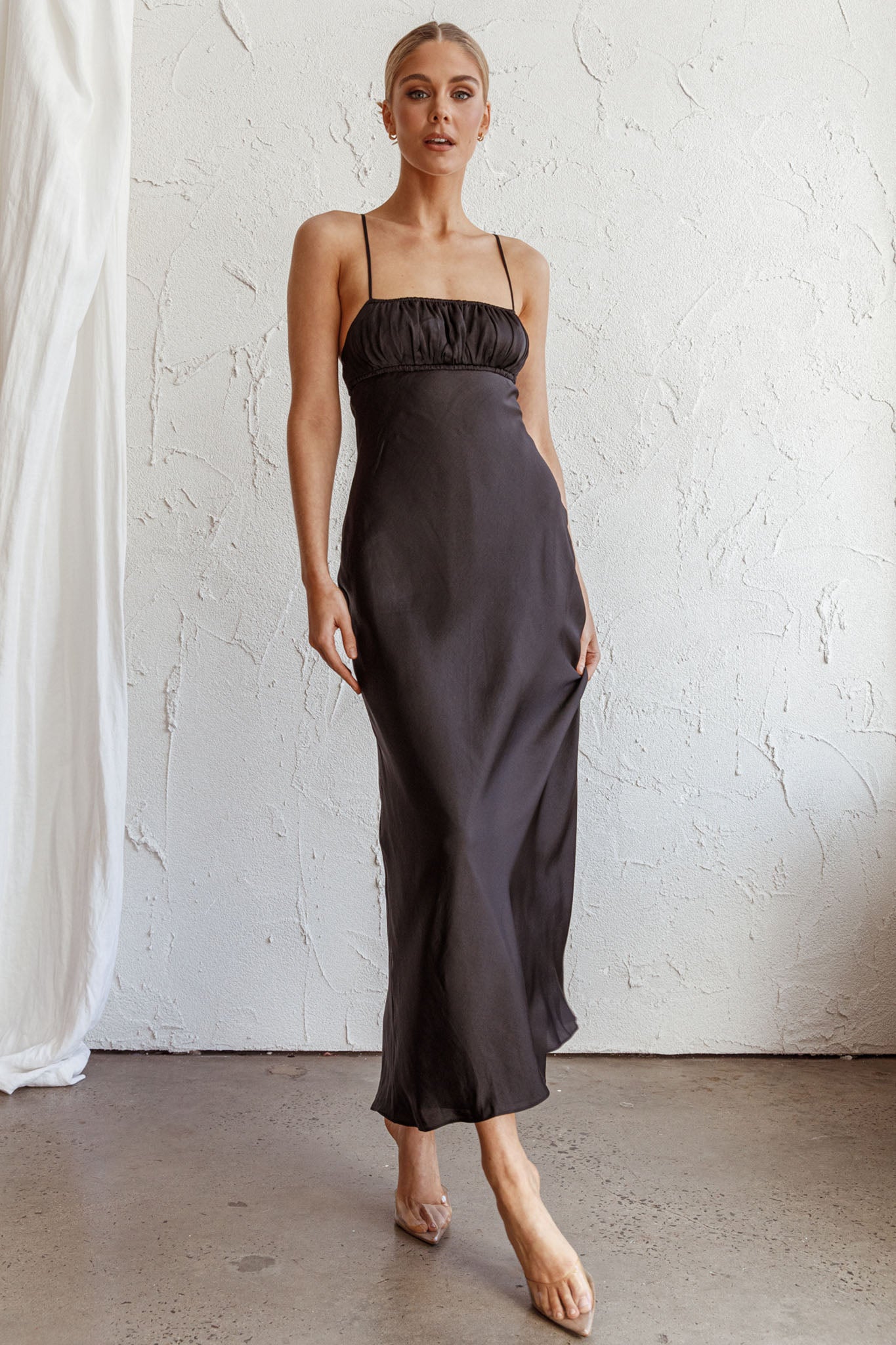 From Above V-Back Midi Dress Black-Maymioy