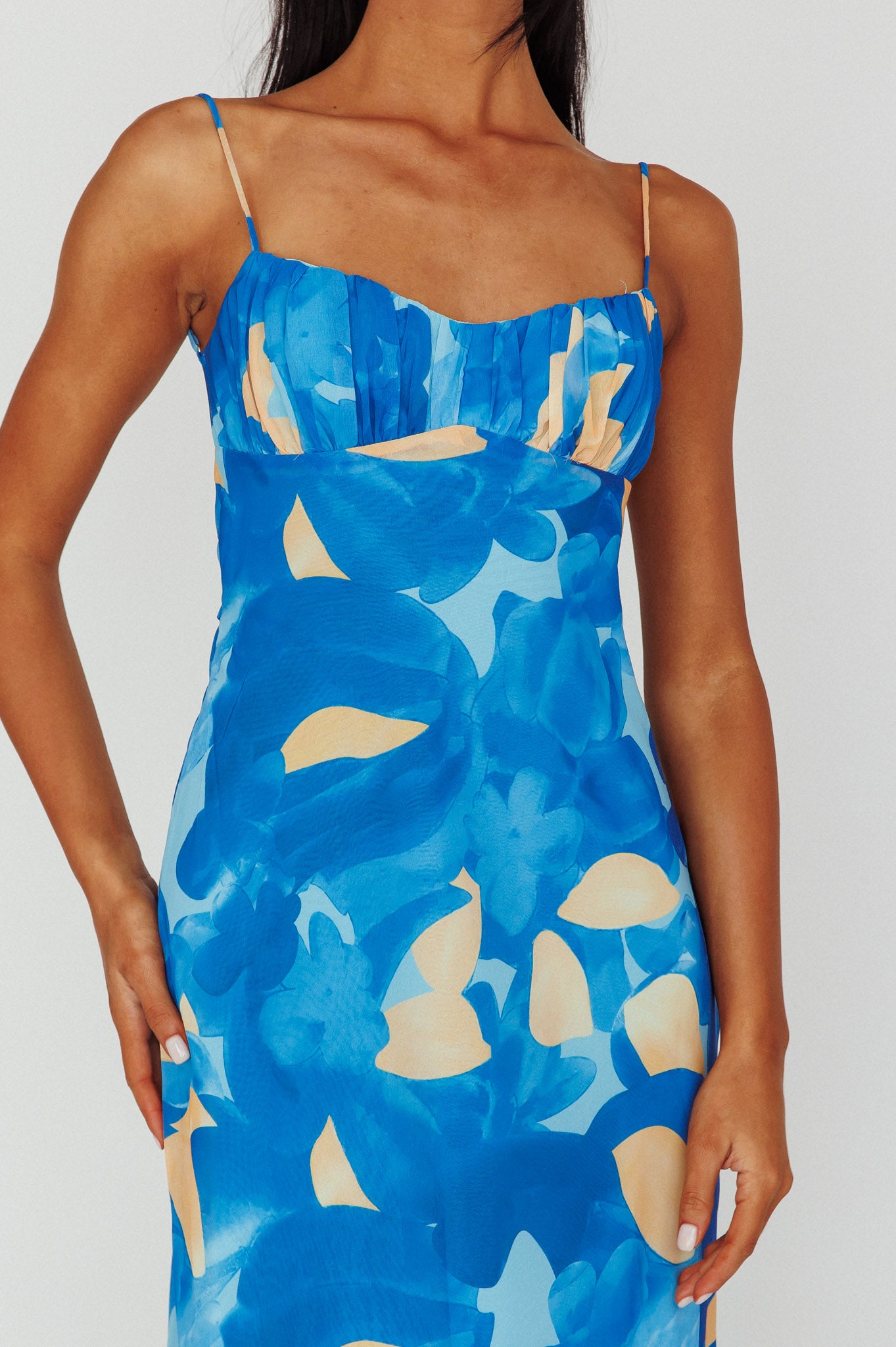 Nerida Twist Back Maxi Dress Print Blue-Maymioy