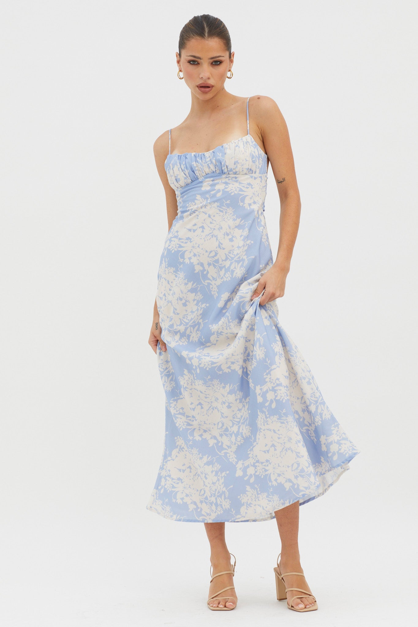 Nerida Twist Back Midi Dress Floral Blue-Maymioy