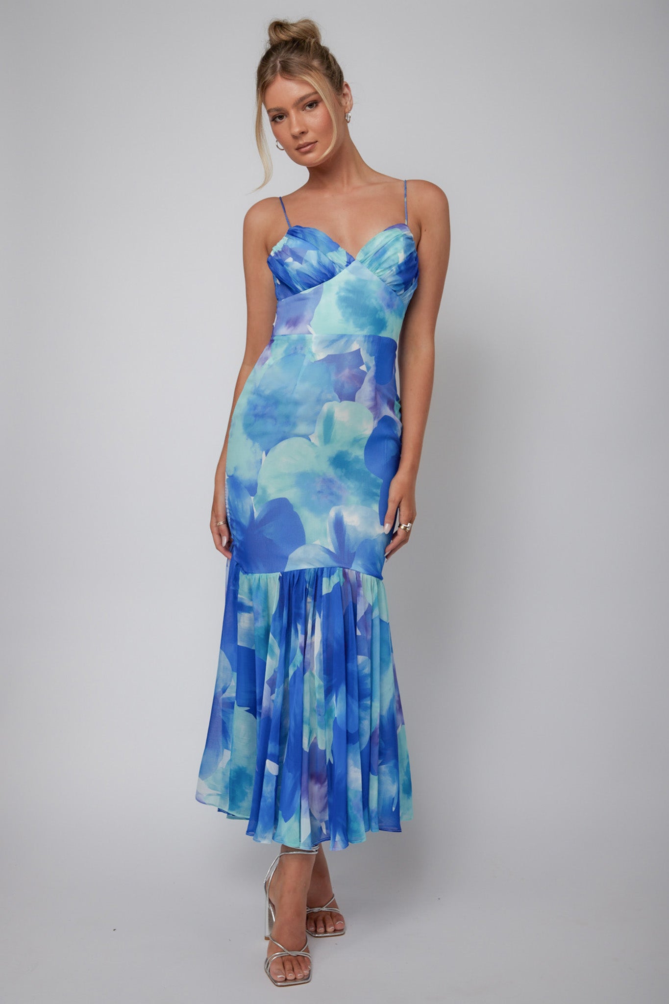 Sunni Low Back Midi Dress Floral Blue-Maymioy