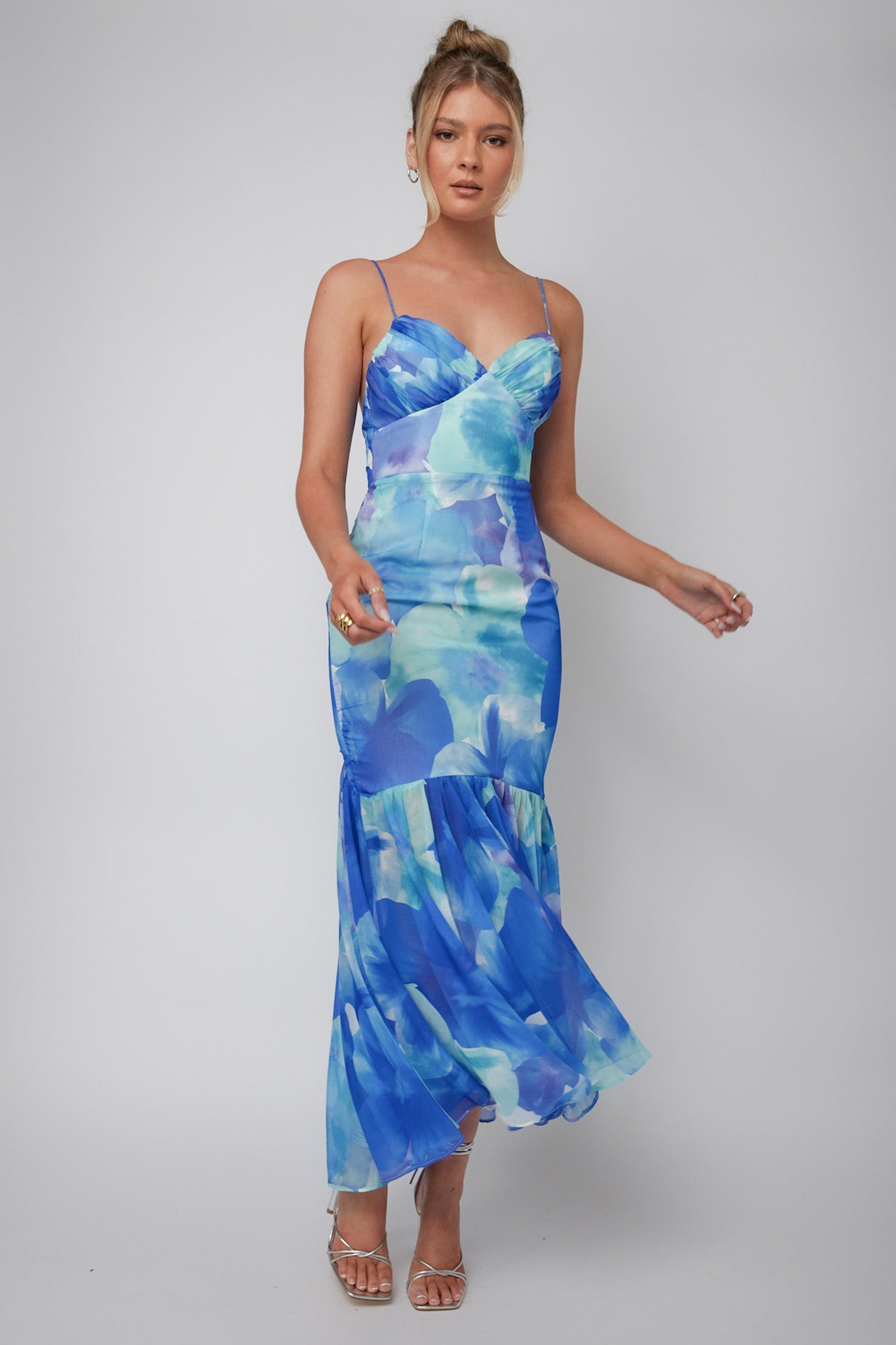 Sunni Low Back Midi Dress Floral Blue-Maymioy