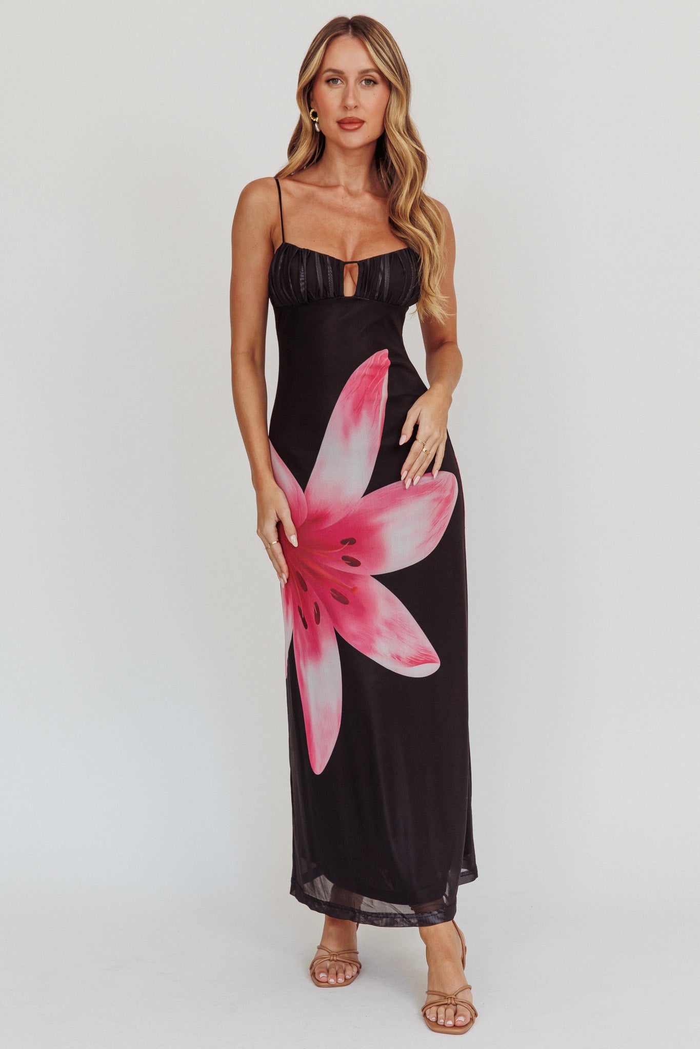 Kailua Floral Print Maxi Dress Black-Maymioy