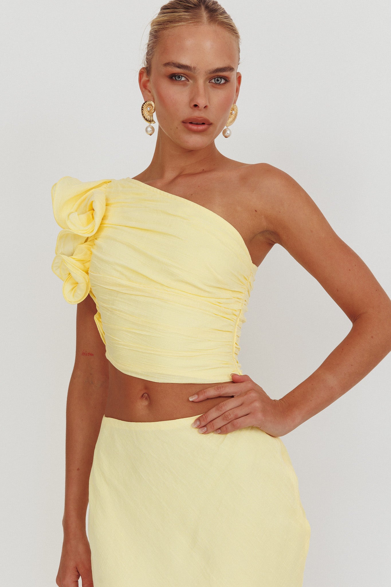 Deanna One-Shoulder Ruffle Top Lemon-Maymioy