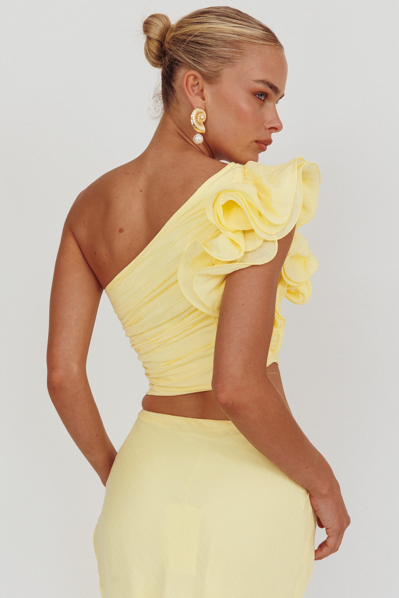 Deanna One-Shoulder Ruffle Top Lemon-Maymioy