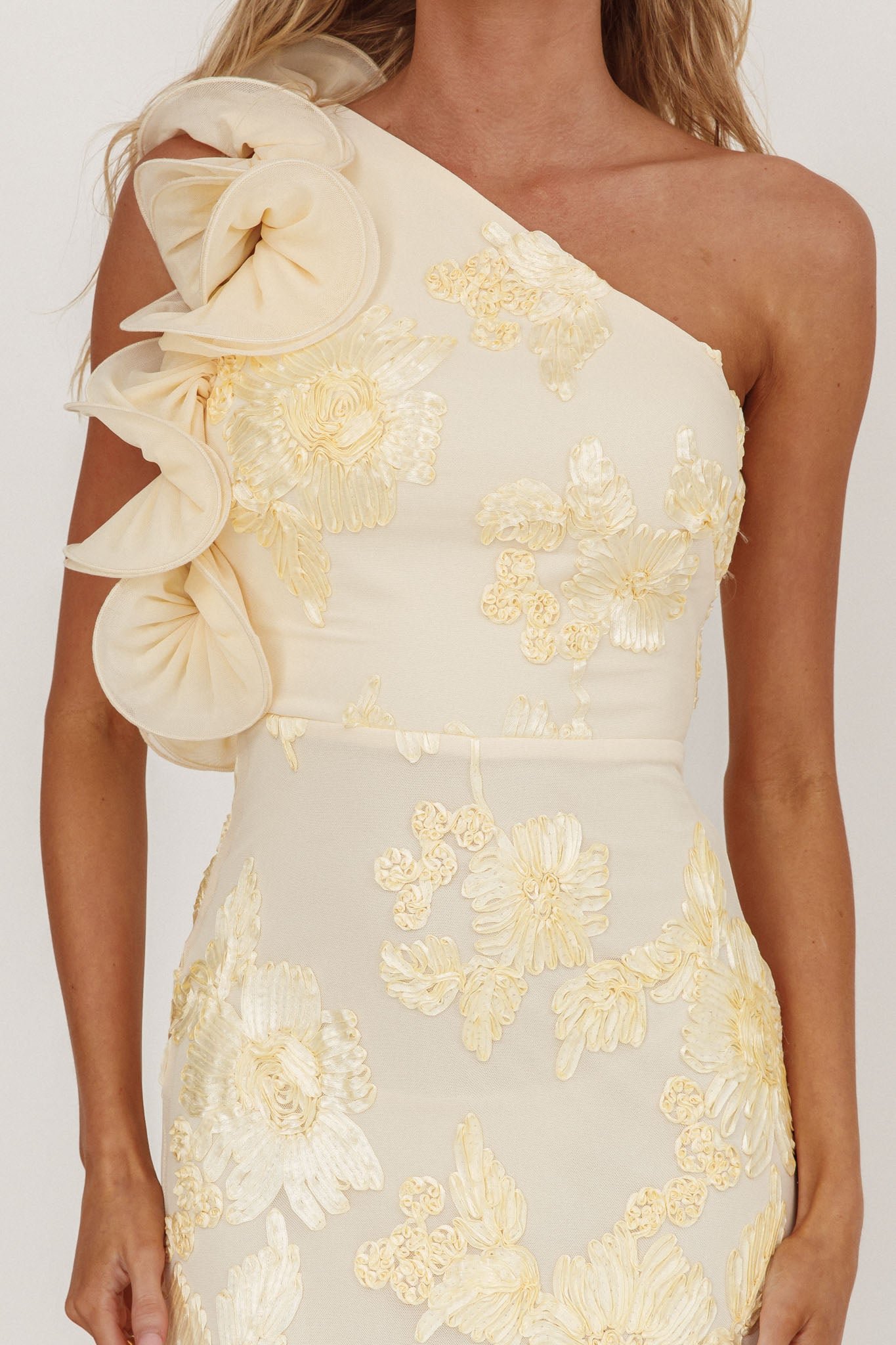 Deanna One-Shoulder Ruffle Maxi Dress Floral Texture Yellow-Maymioy