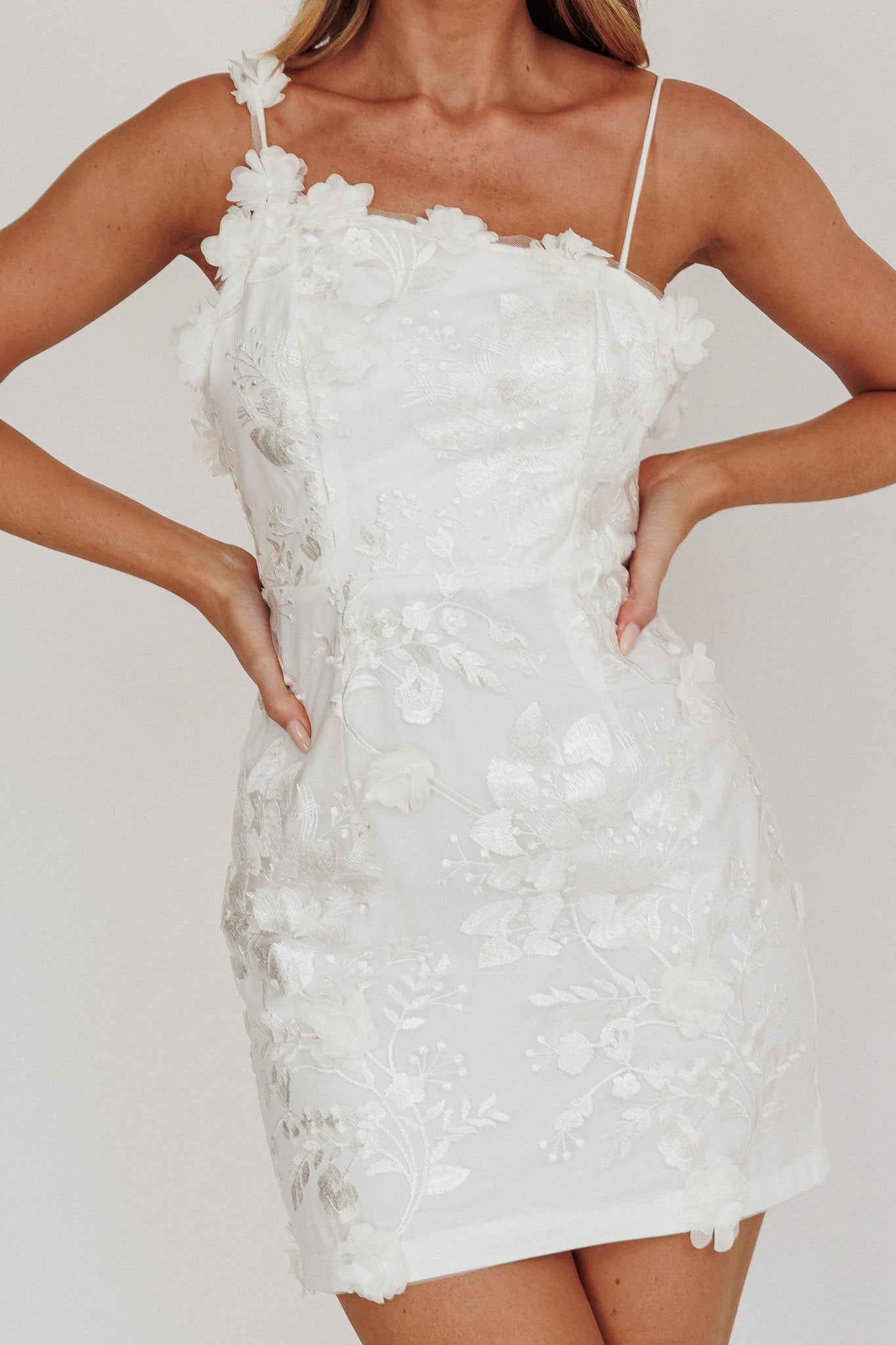 Saskia Floral Embroidery Mini Dress White-Maymioy