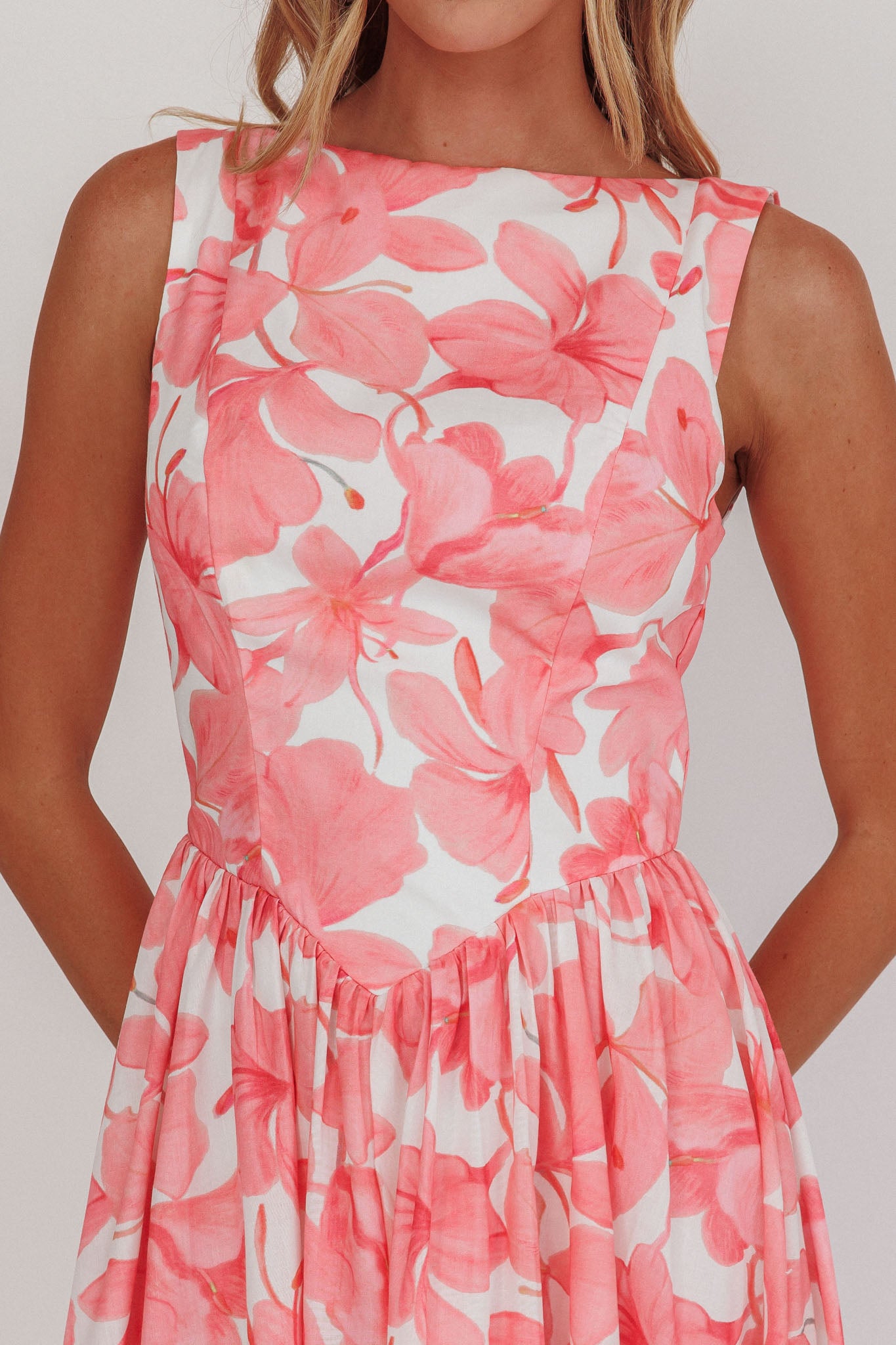 Opulent Low Back Maxi Dress Floral Pink-Maymioy