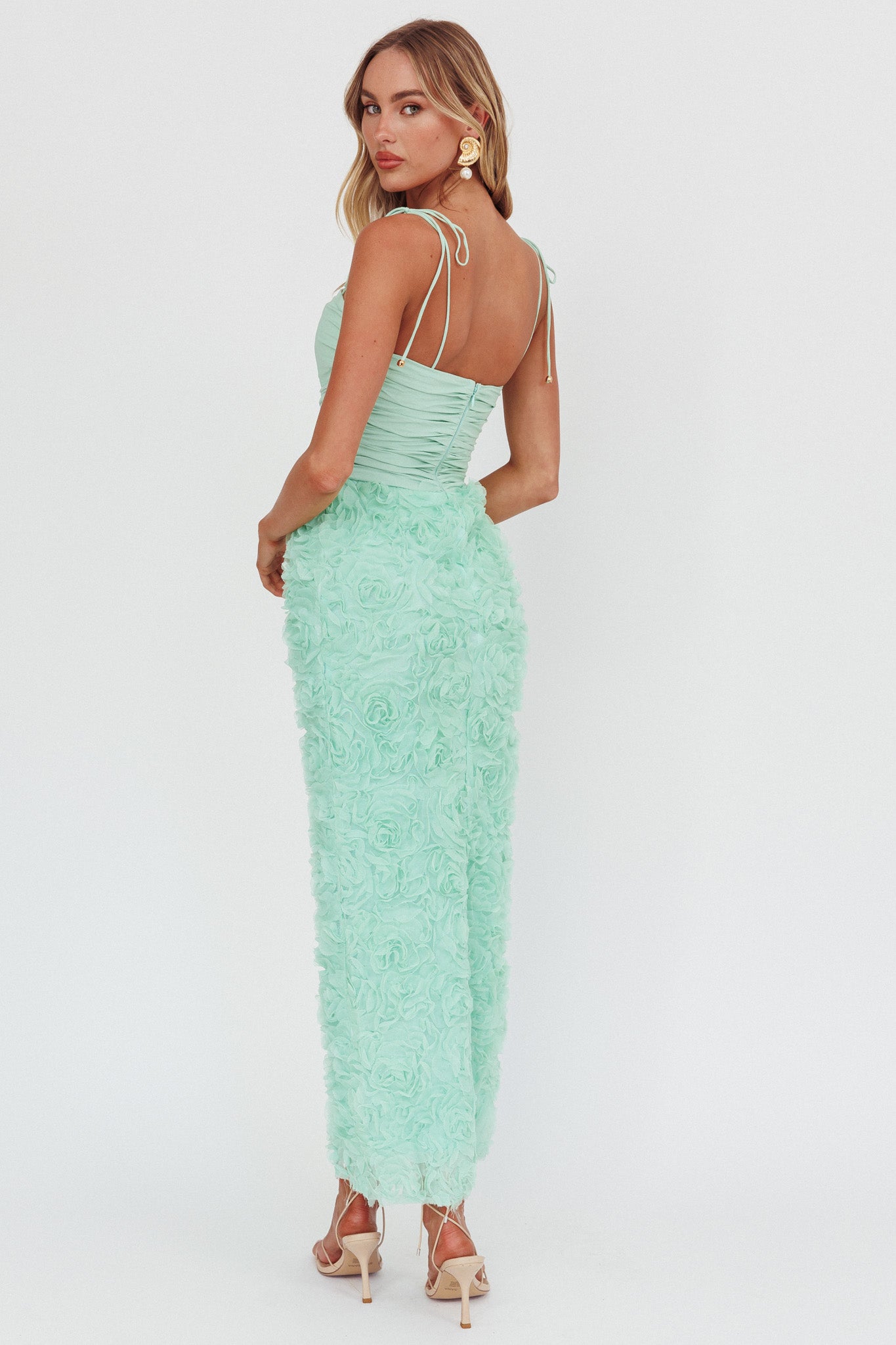 Love & Honor Textured Floral Maxi Dress Sage-Maymioy