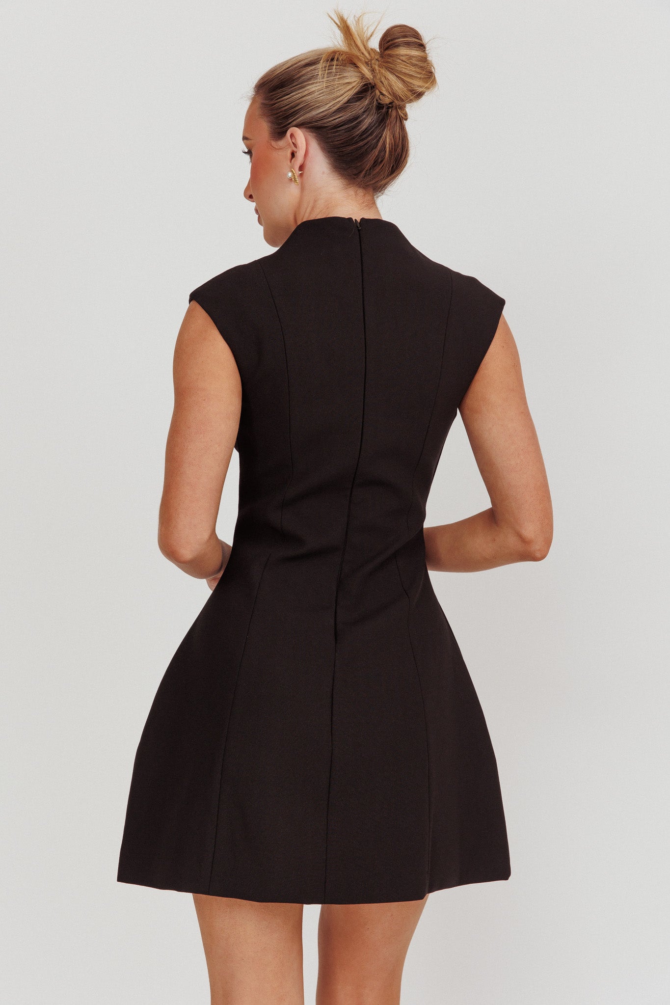 Heavenly Bodies Sleeveless Deep Neckline Mini Dress Black-Maymioy
