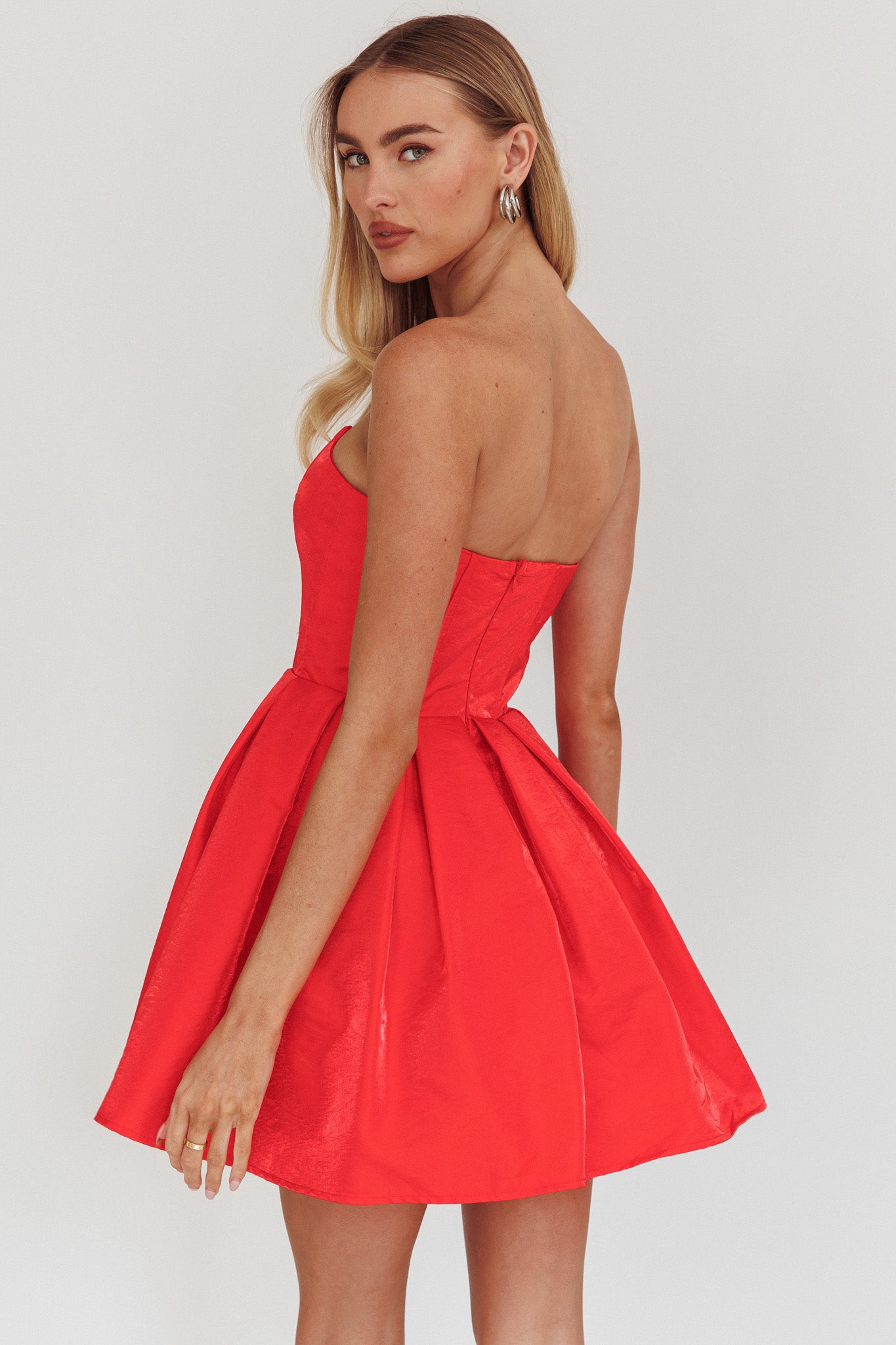 Loveless Strapless Flared Mini Dress Red-Maymioy
