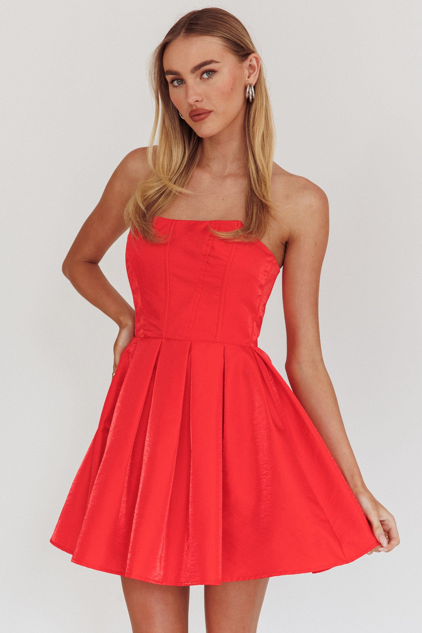 Loveless Strapless Flared Mini Dress Red-Maymioy
