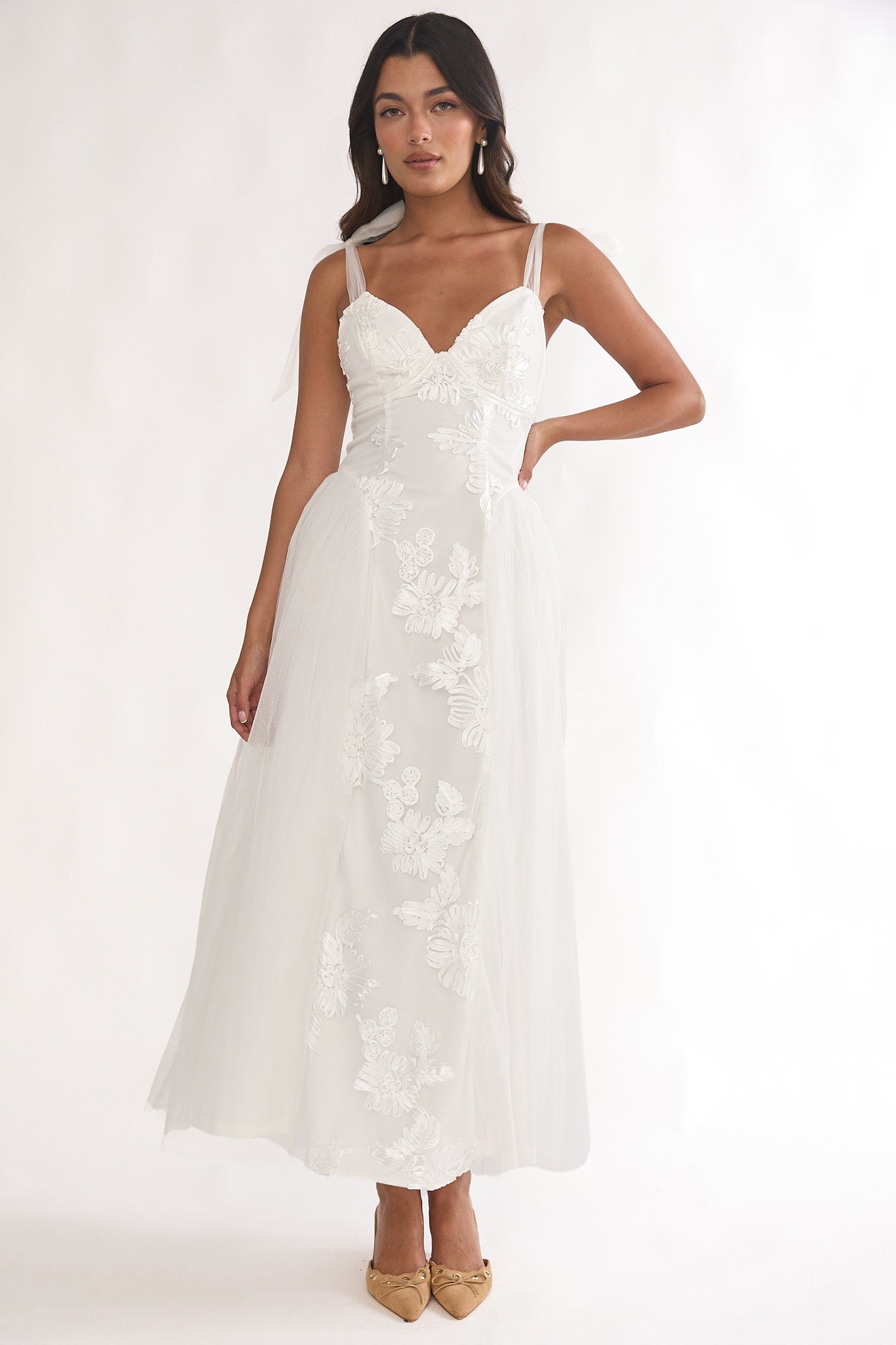Serifine Floral Embellished Bow Maxi Dress White-Maymioy