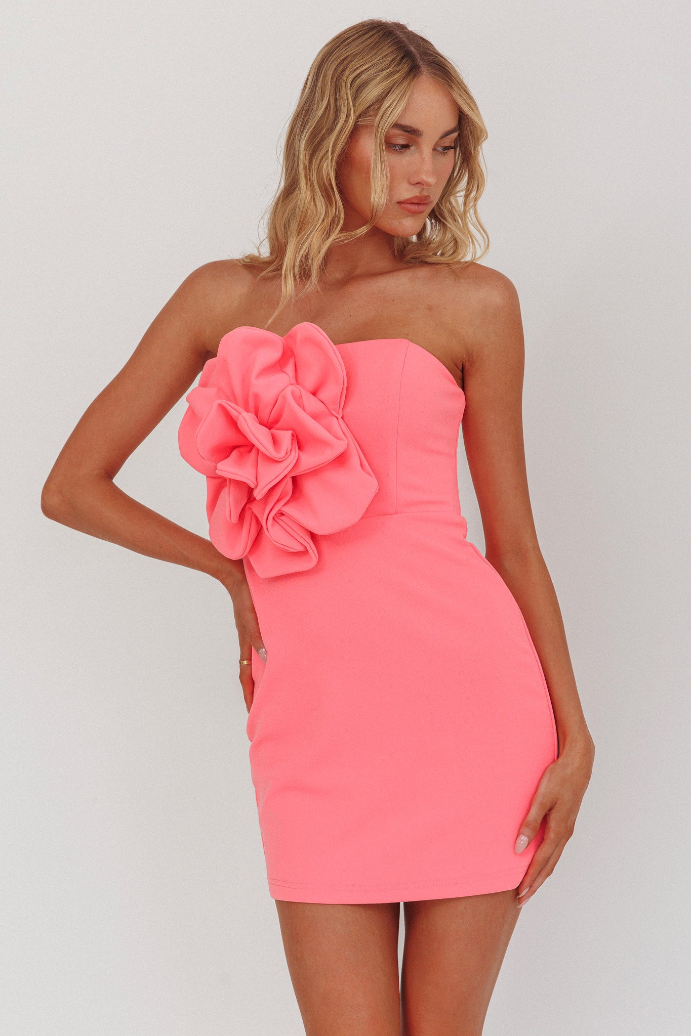 Karoline 3D Flower Strapless Mini Dress Pink-Maymioy