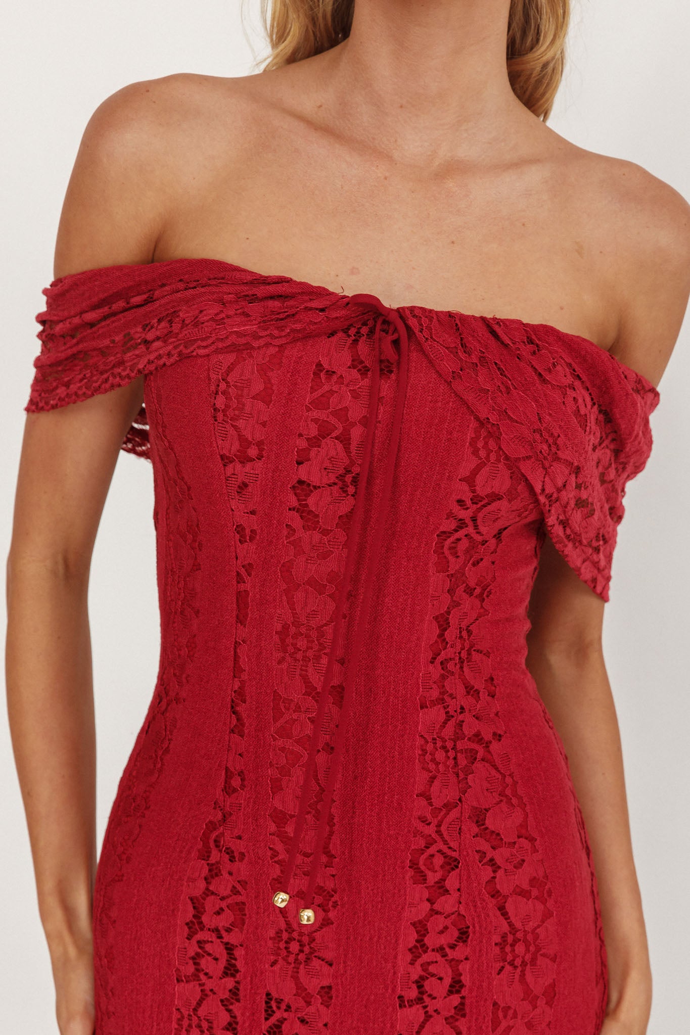 Enigma Off-Shoulder Maxi Dress Lace Wine-Maymioy