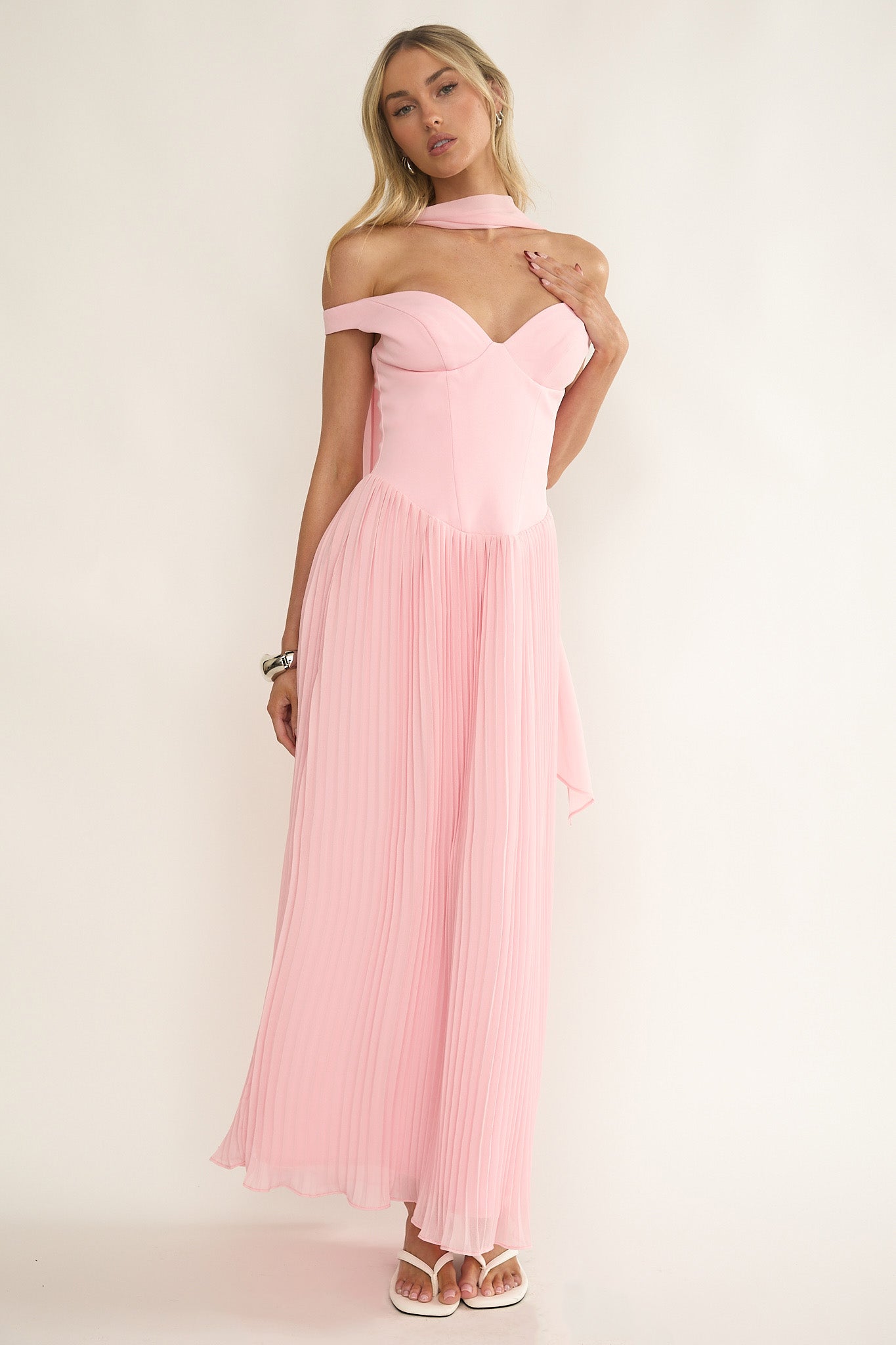 Quinnae Off-Shoulder Accordion Pleat Maxi Dress Pink-Maymioy