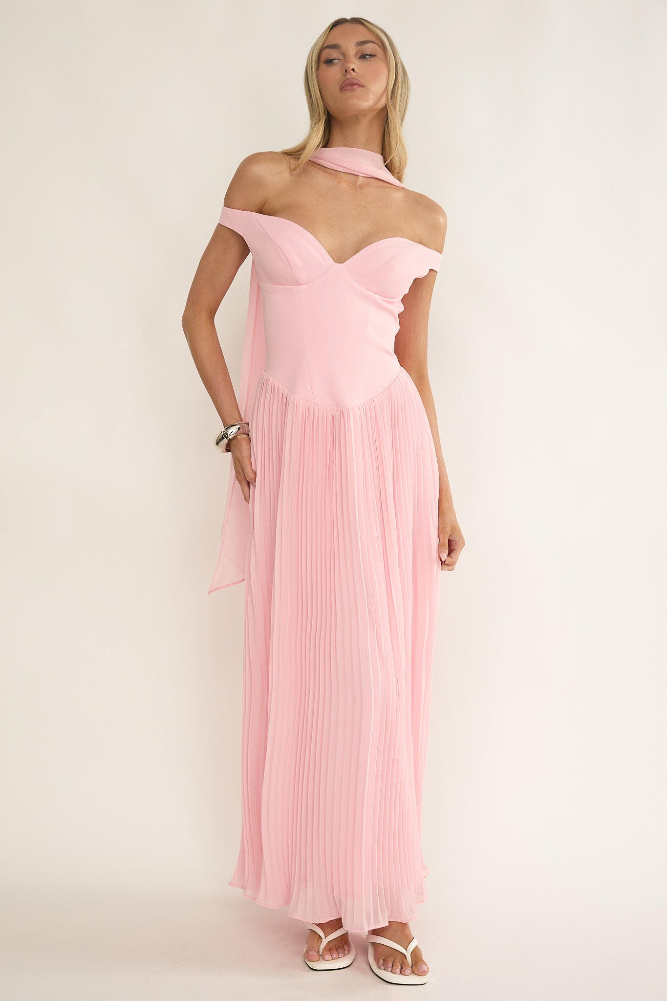 Quinnae Off-Shoulder Accordion Pleat Maxi Dress Pink-Maymioy