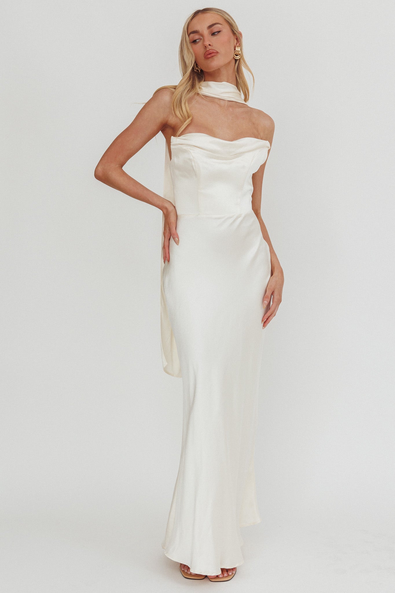 Navi Strapless Laced Back Maxi Dress Oyster-Maymioy